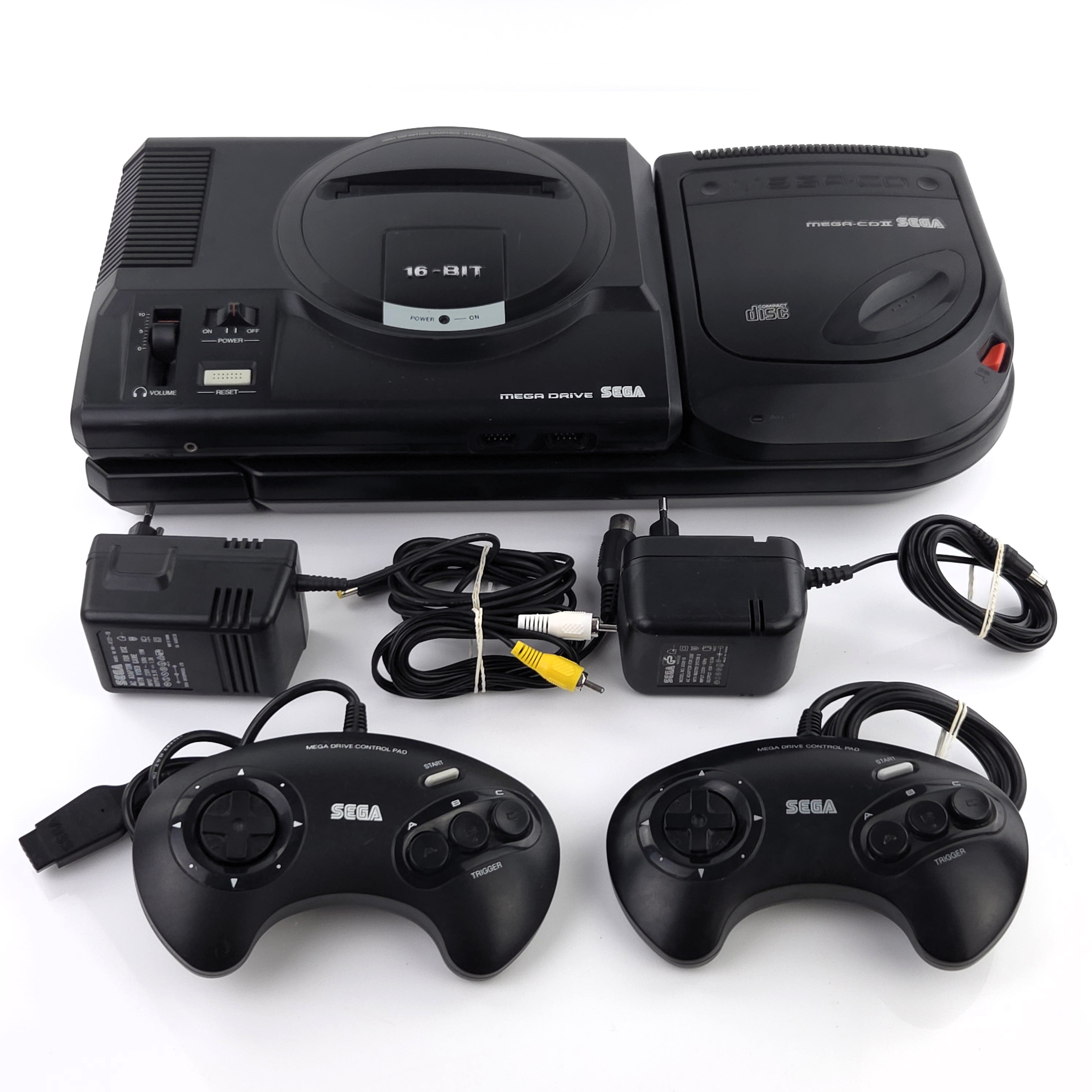 Sega Mega-CD Konsole : Mega Drive I + Mega CD Adapter / PAL Console
