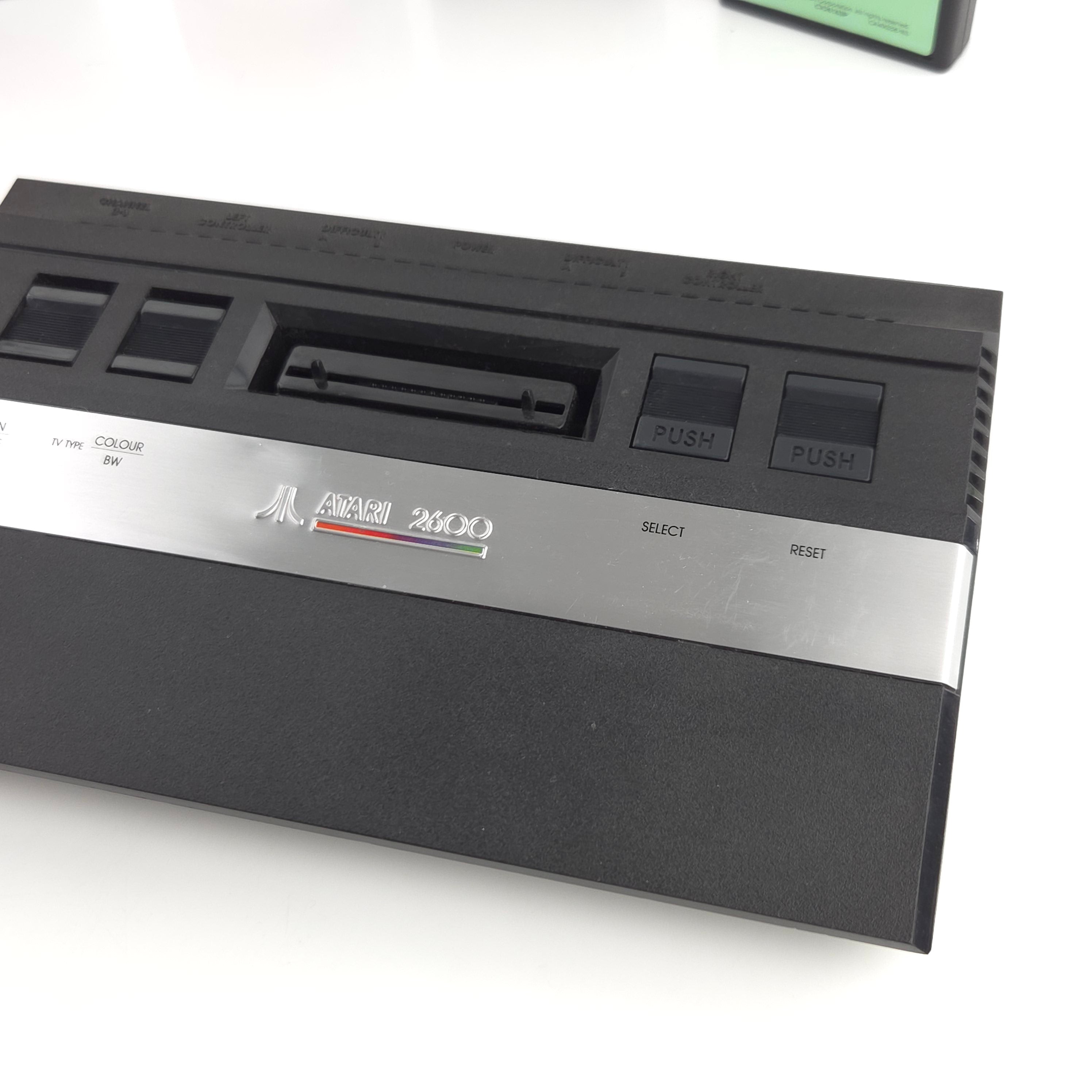 Atari 2600 Konsole 6 Spiele Controller Gut