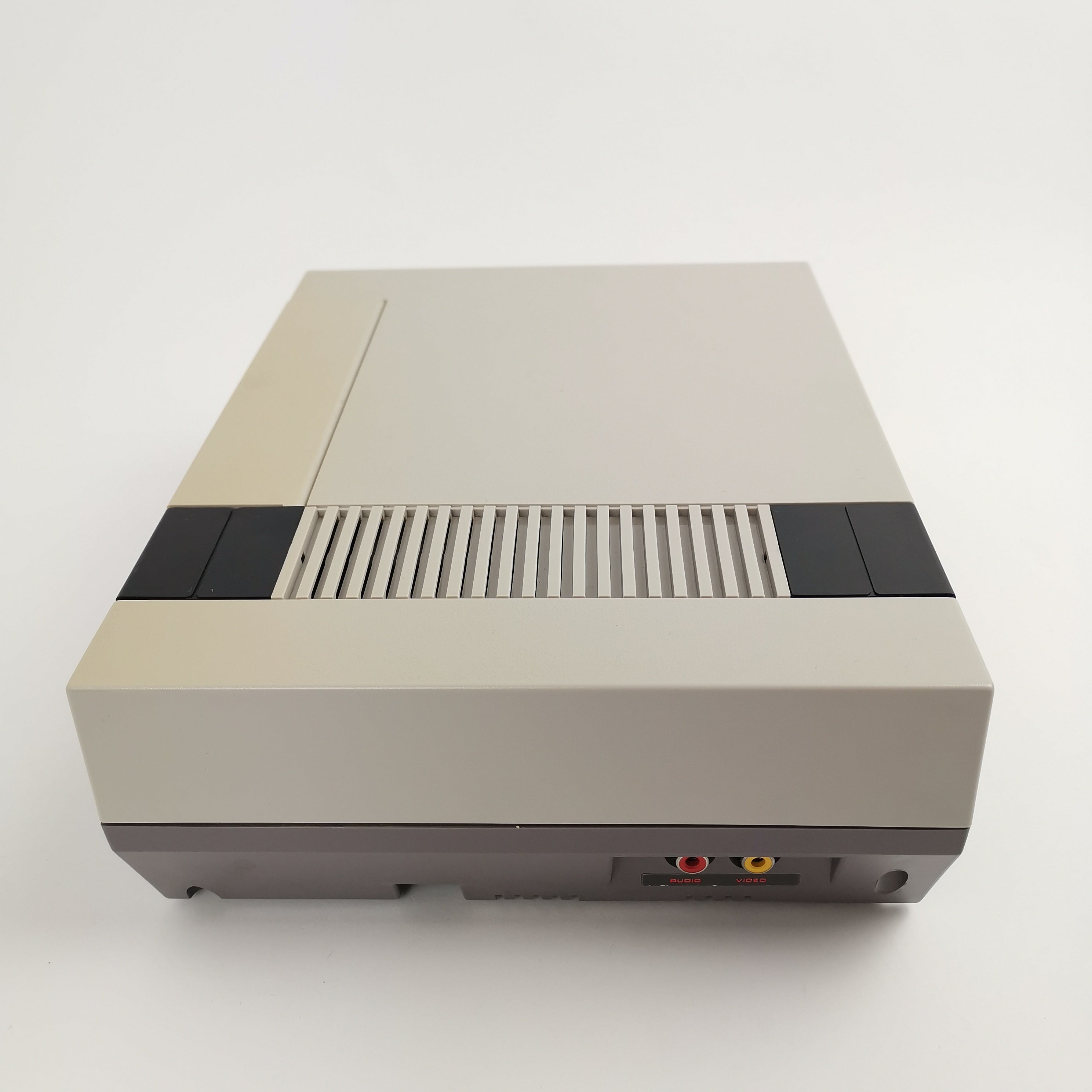 Nintendo Entertainment System Konsole NES 2 Controller PAL