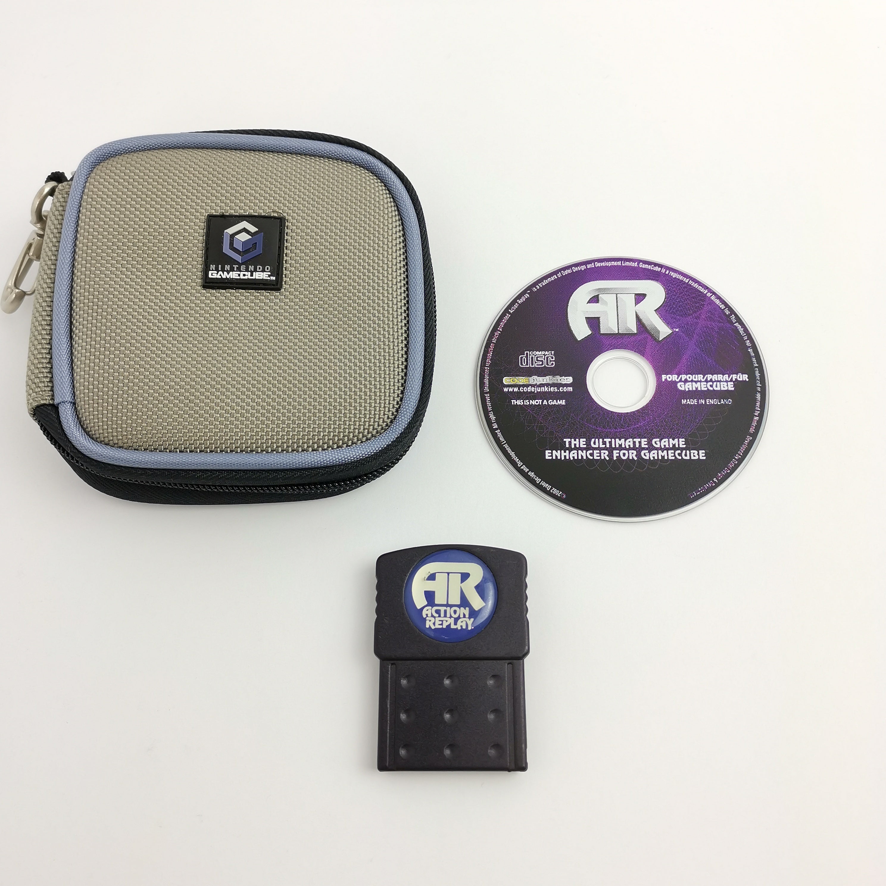 Nintendo Gamecube Zubehör : AR Action Replay CD & Cheatmodul + Original Tasche