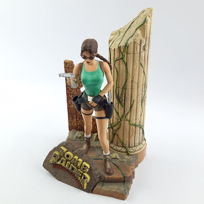 Tomb Raider in Jungle Outfit Figur / Actionfigur Playmates - Lara Croft Diorama