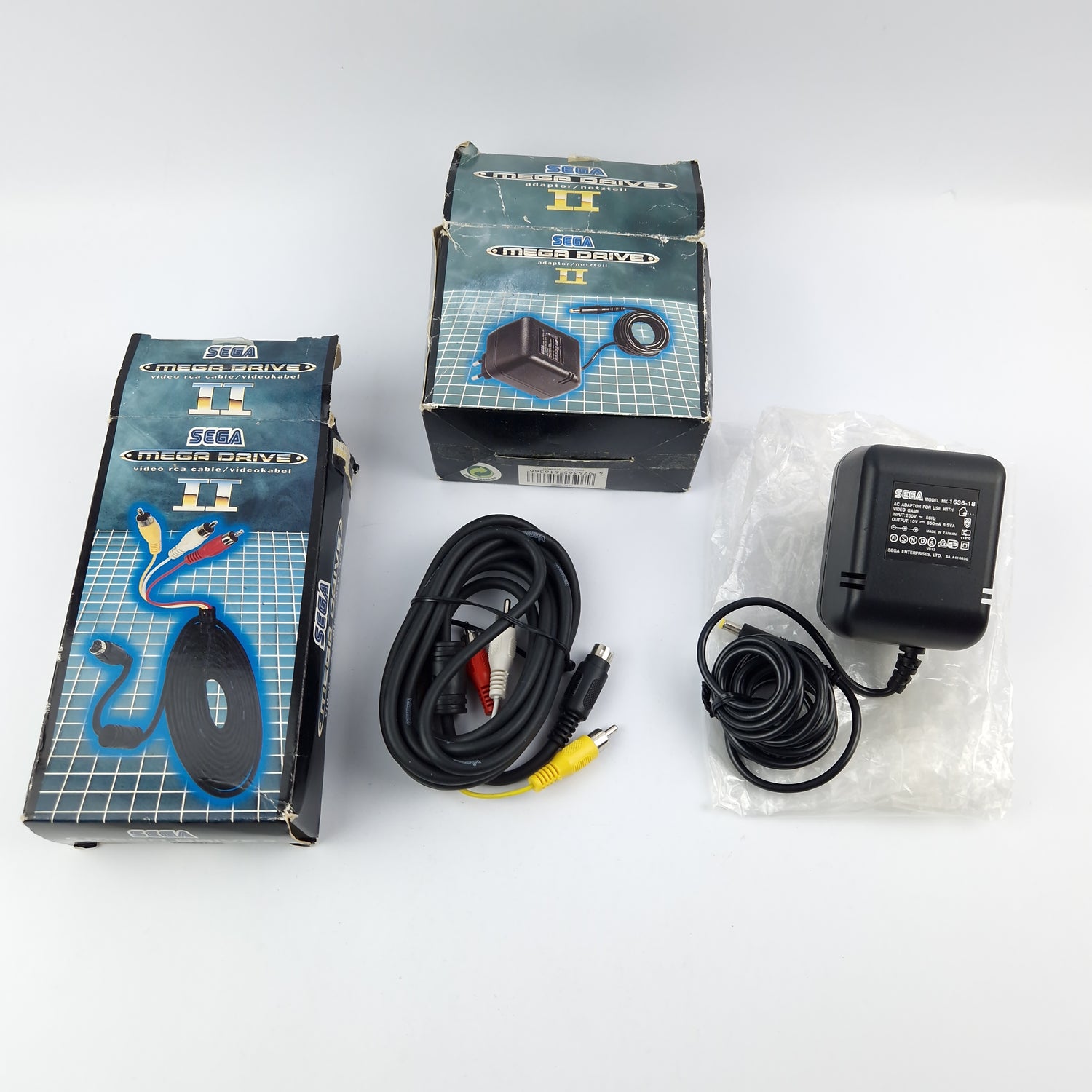Sega Mega Drive II cable / adapter: original power supply + video RCA video cable