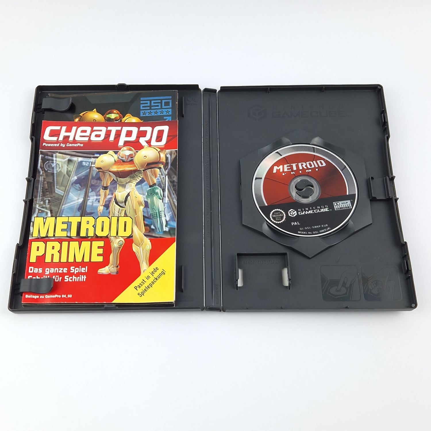 Nintendo Gamecube game: Metroid Prime + Cheat Pro booklet / solution book