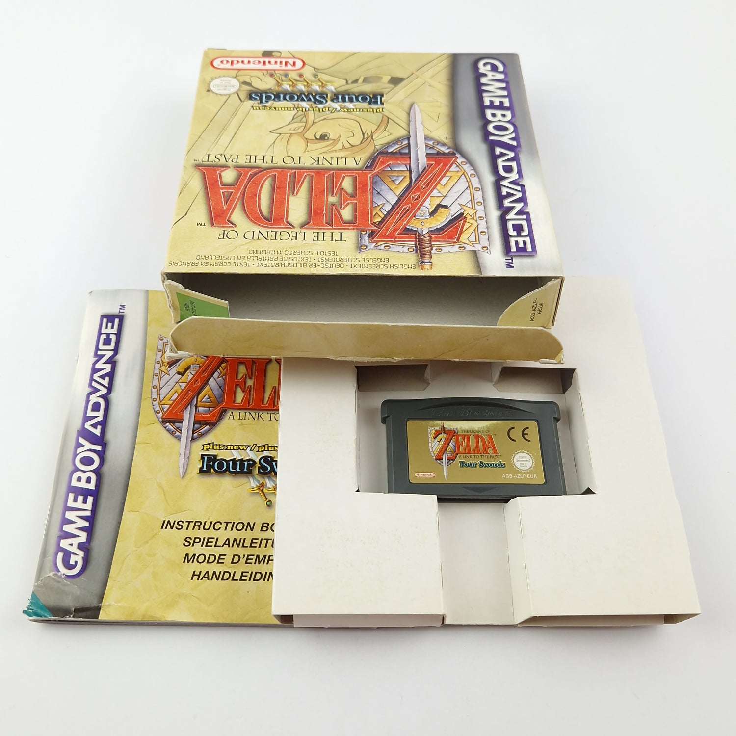 Nintendo Game Boy Advance game: The Legend of Zelda a link to the Past - original packaging