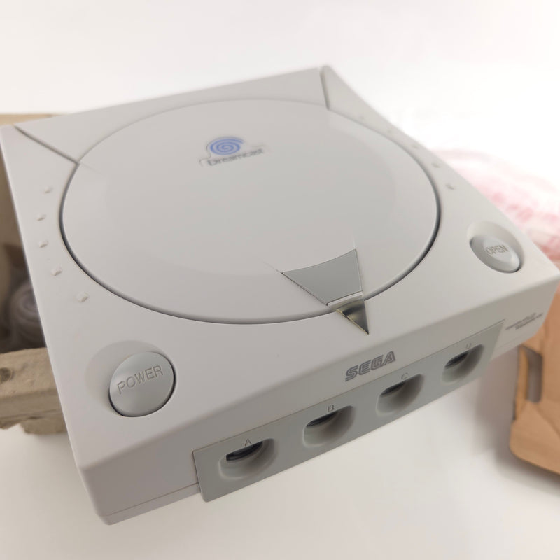 Sega Dreamcast Konsole in OVP und Zubehör - DC Console PAL
