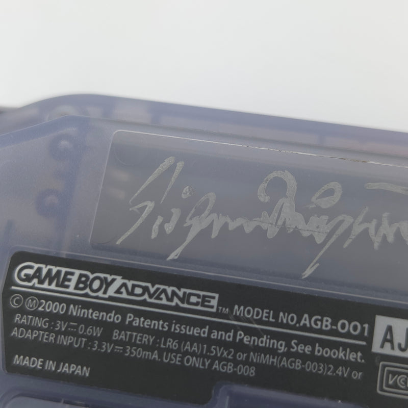 Nintendo Game Boy Advance Konsole mit Unterschrift von Shigeru Miyamoto