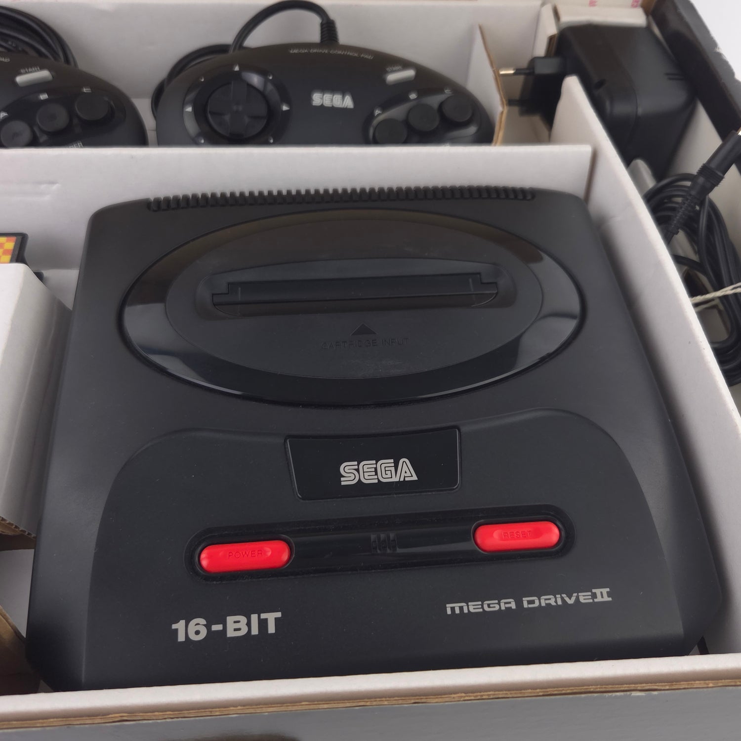 Sega Mega Drive Konsolen Bundle with Sonic The Hedgehog 2 - PAL Console