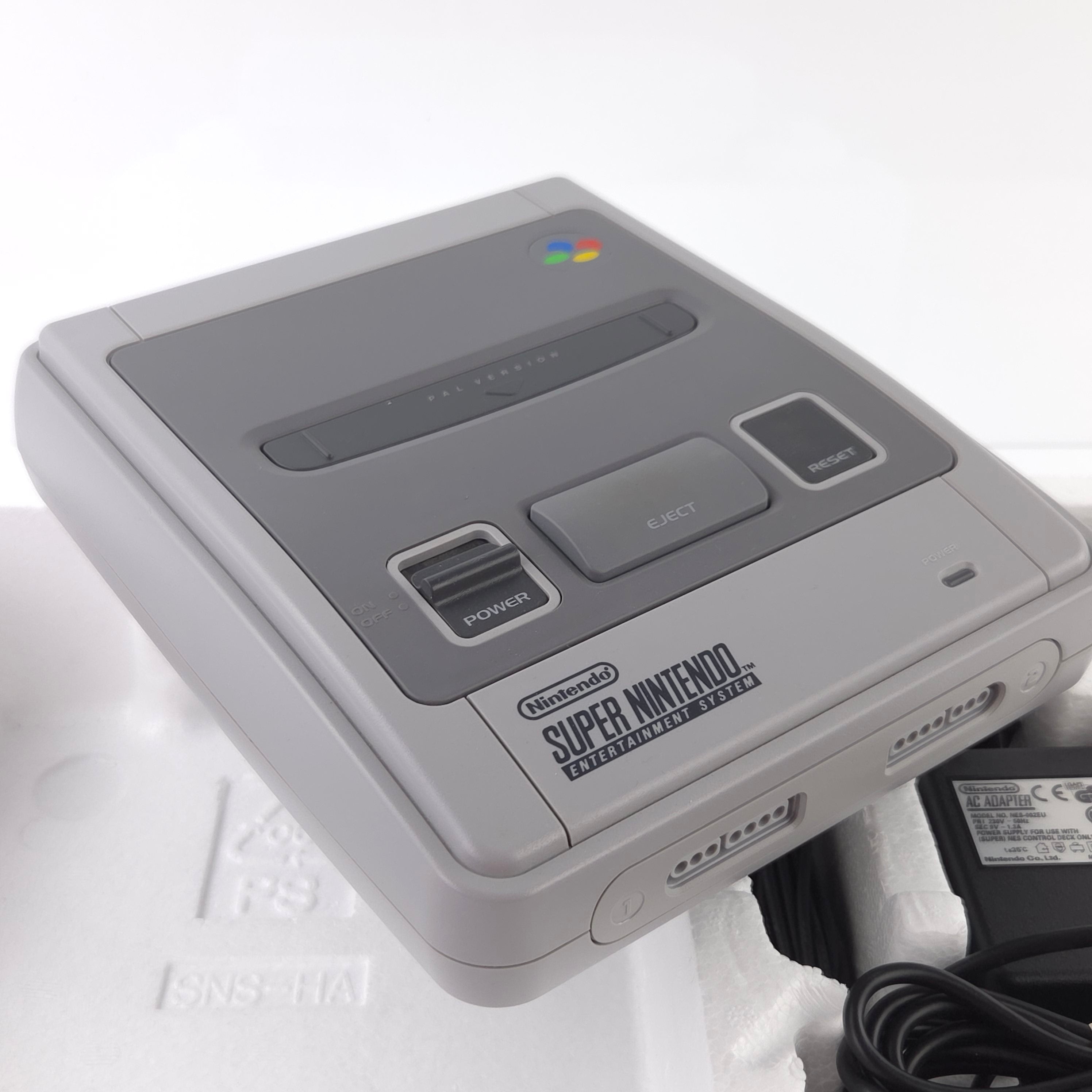 Super Nintendo Konsole : SNES Power Station in OVP / PAL Console