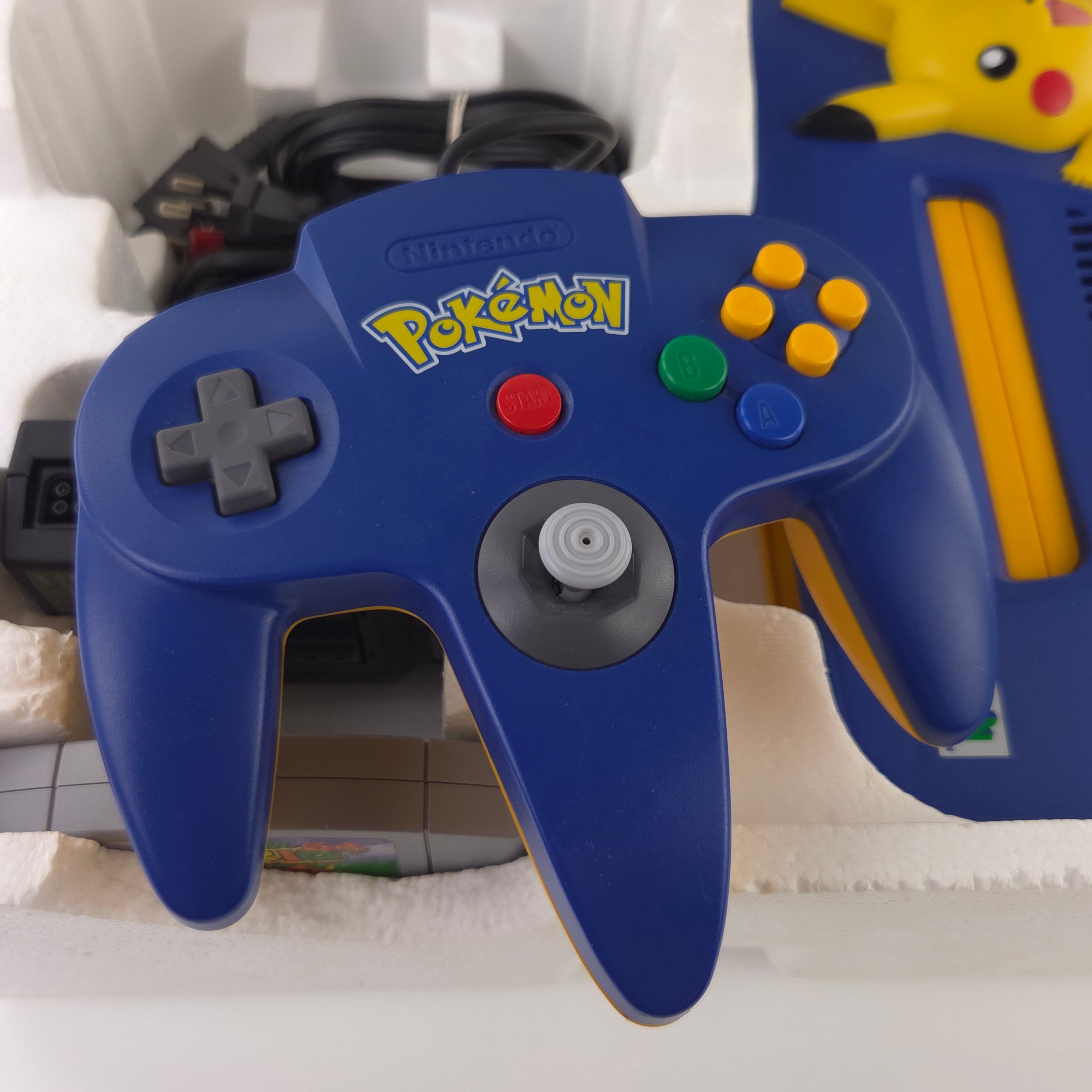 Nintendo 64 Konsole : Pokemon Pikachu Edition - N64 OVP PAL Console