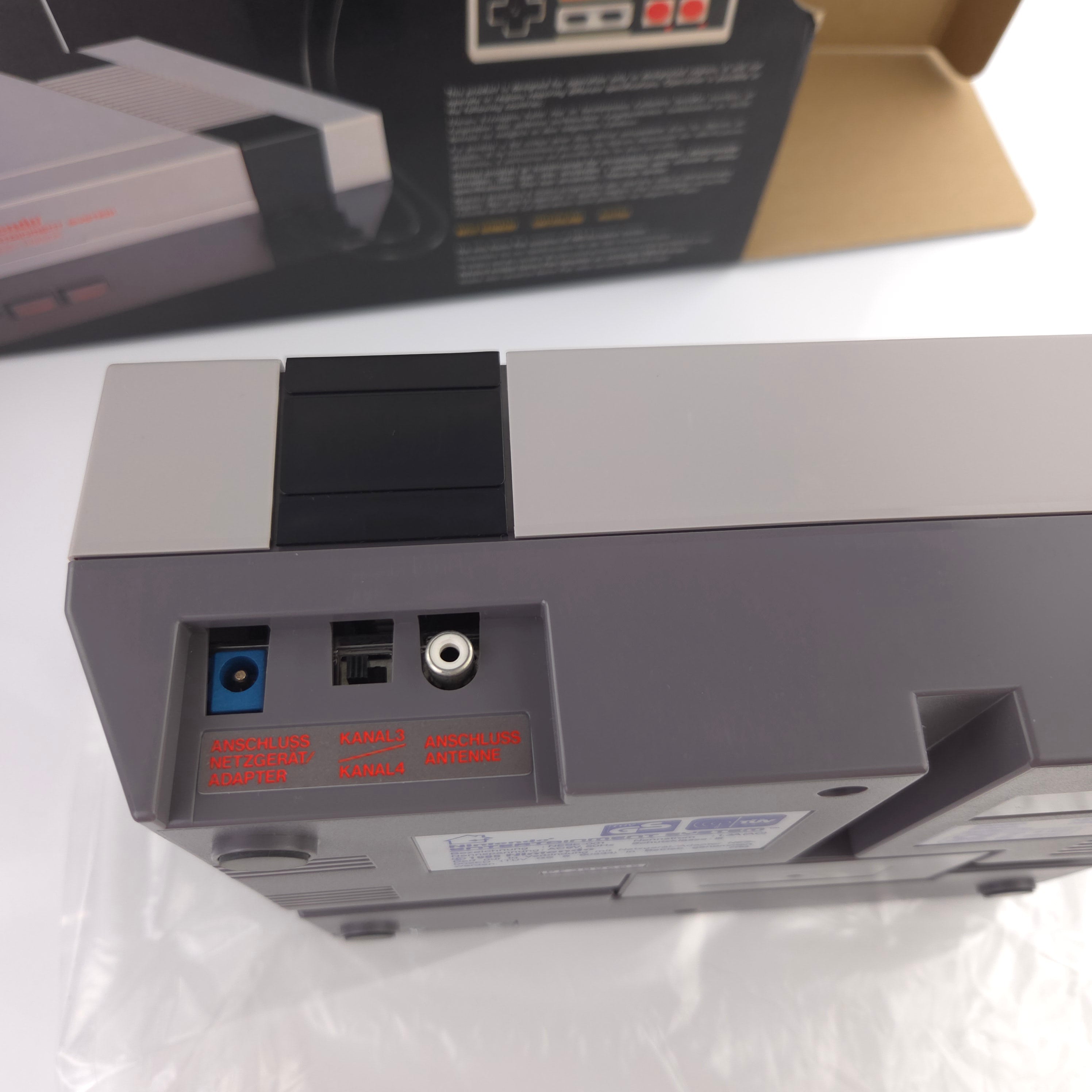 Nintendo Entertainment System Konsole 1986 in OVP NEU / neuwertig / NES FRG-1