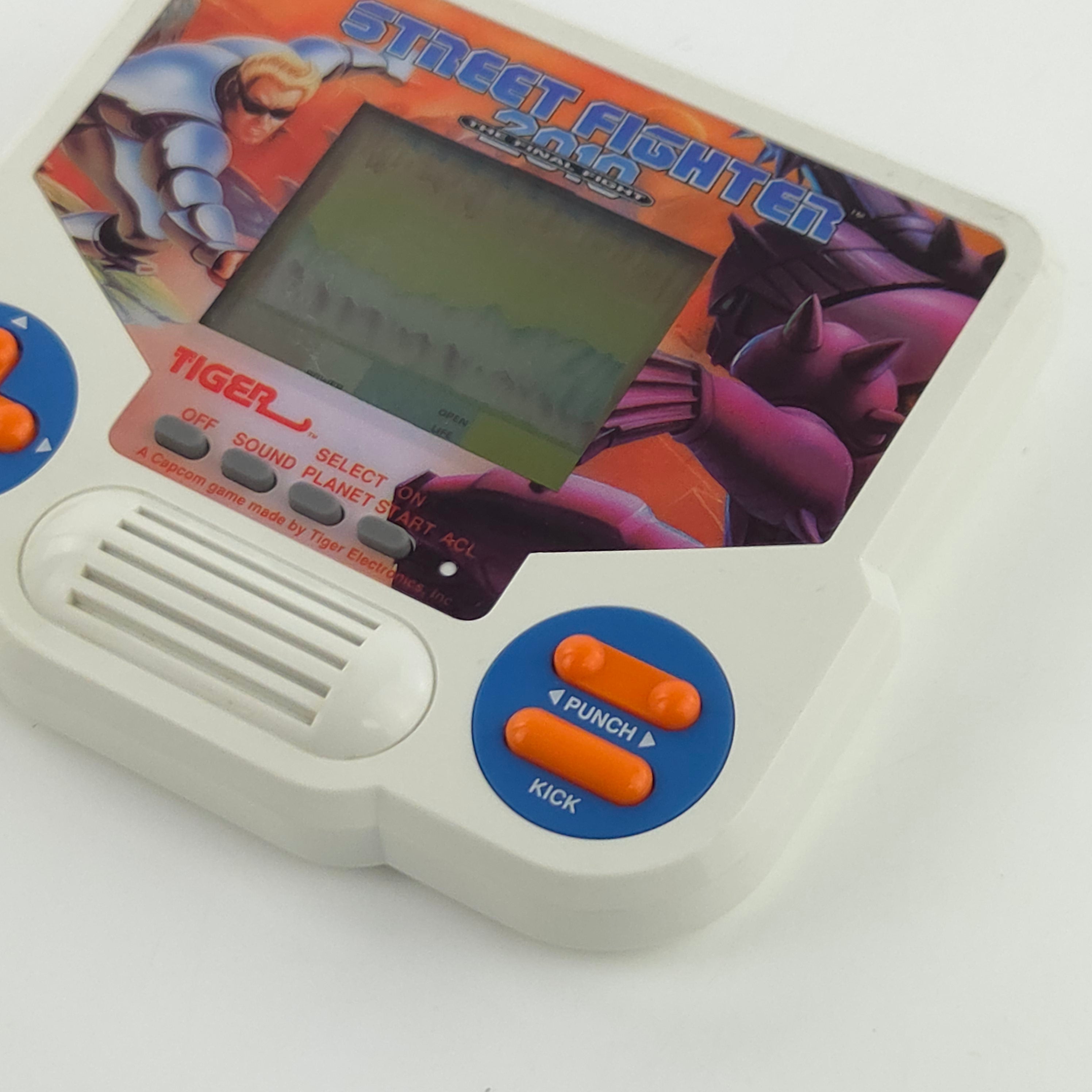Tiger Electronics Handheld Spiel Street Fighter 2010