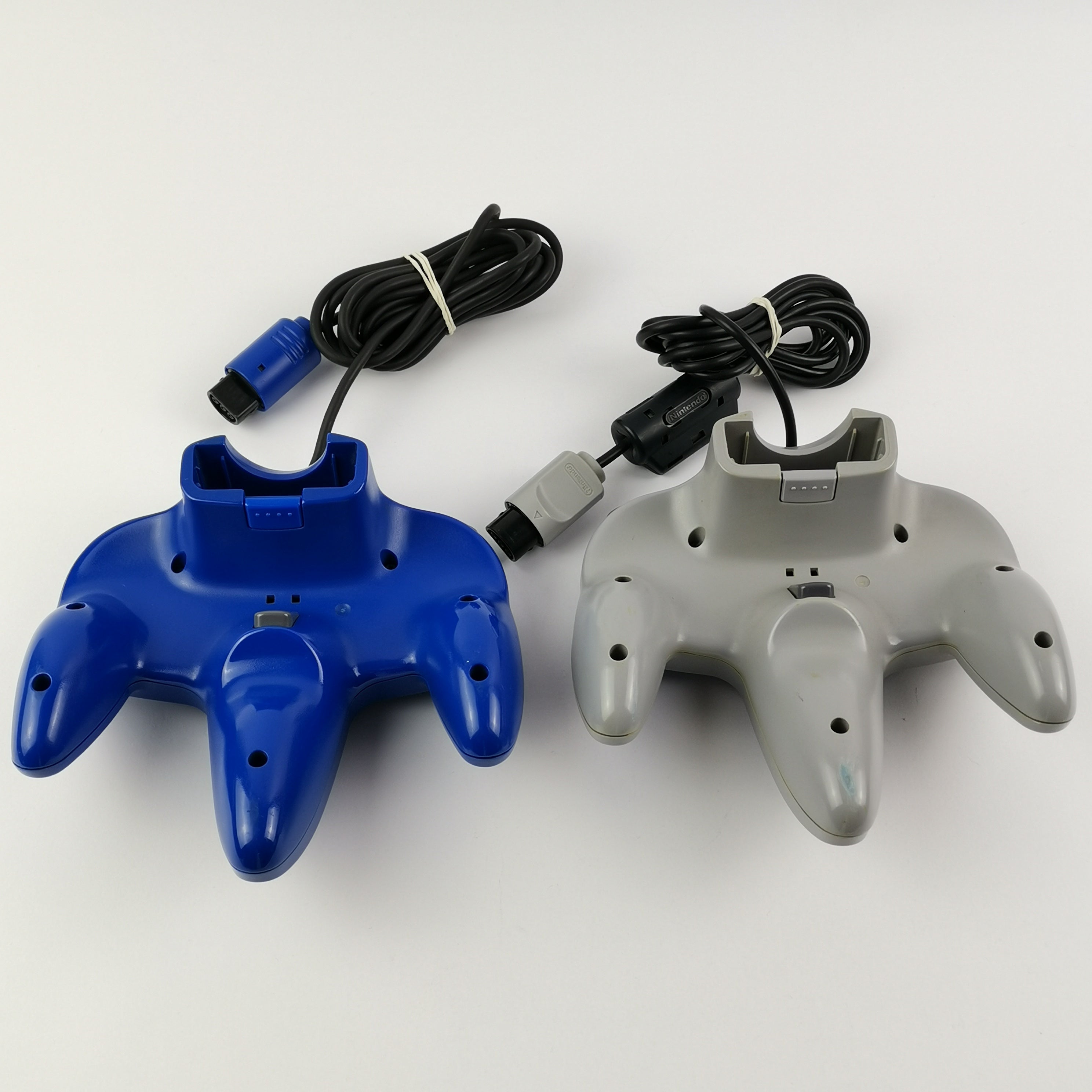 Nintendo 64 Konsole Konvolut mit 2 Controller Sticks N64