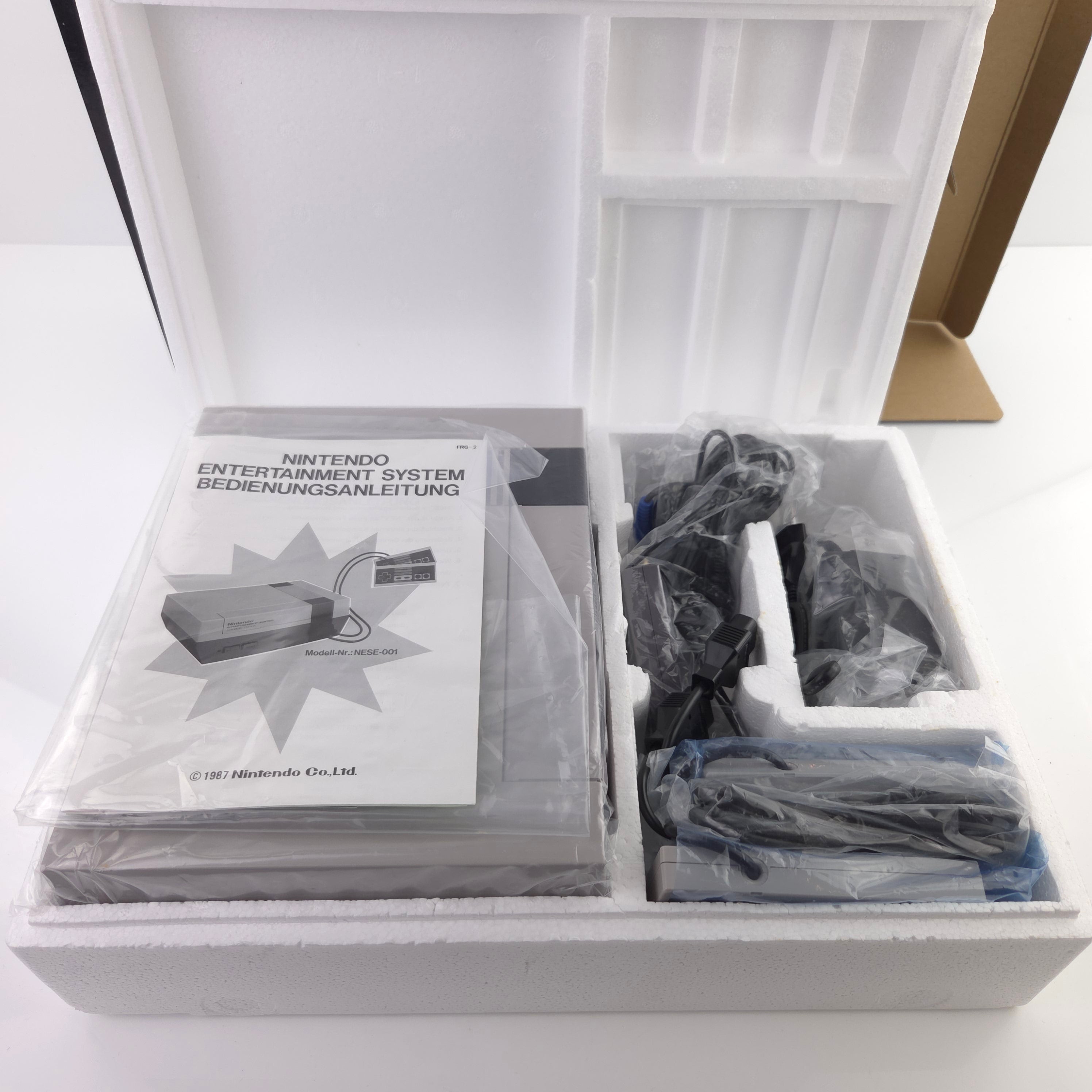 Nintendo Entertainment System Konsole 1986 OVP Neu NES