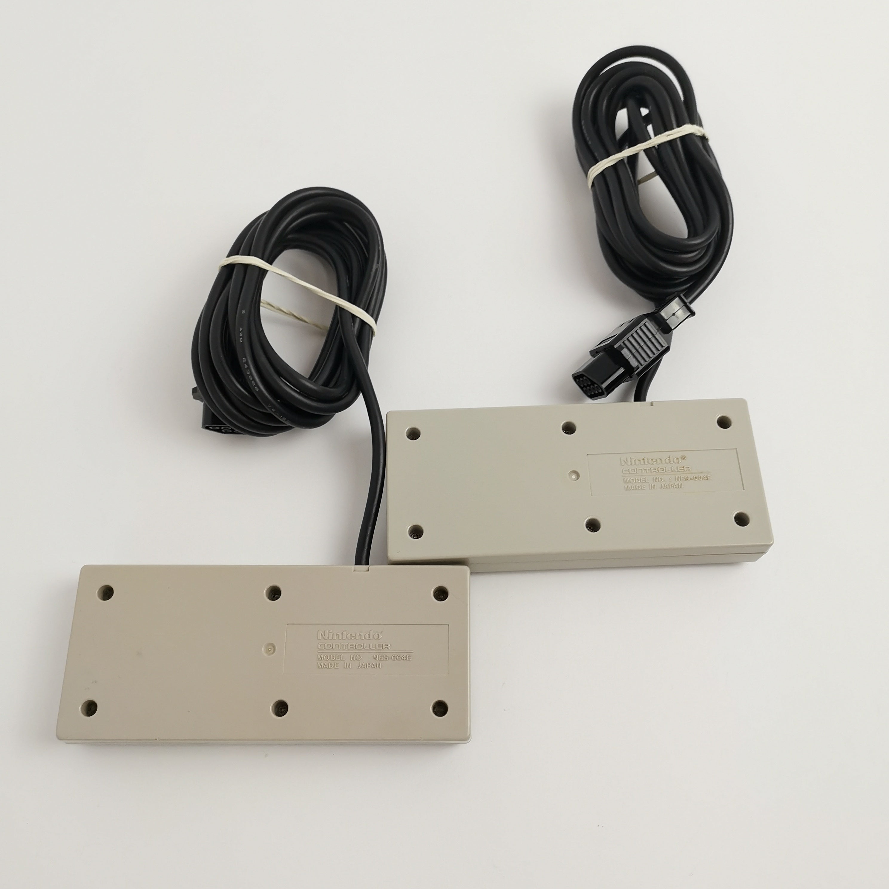 Nintendo Entertainment System Konsole NES 2 Controller PAL