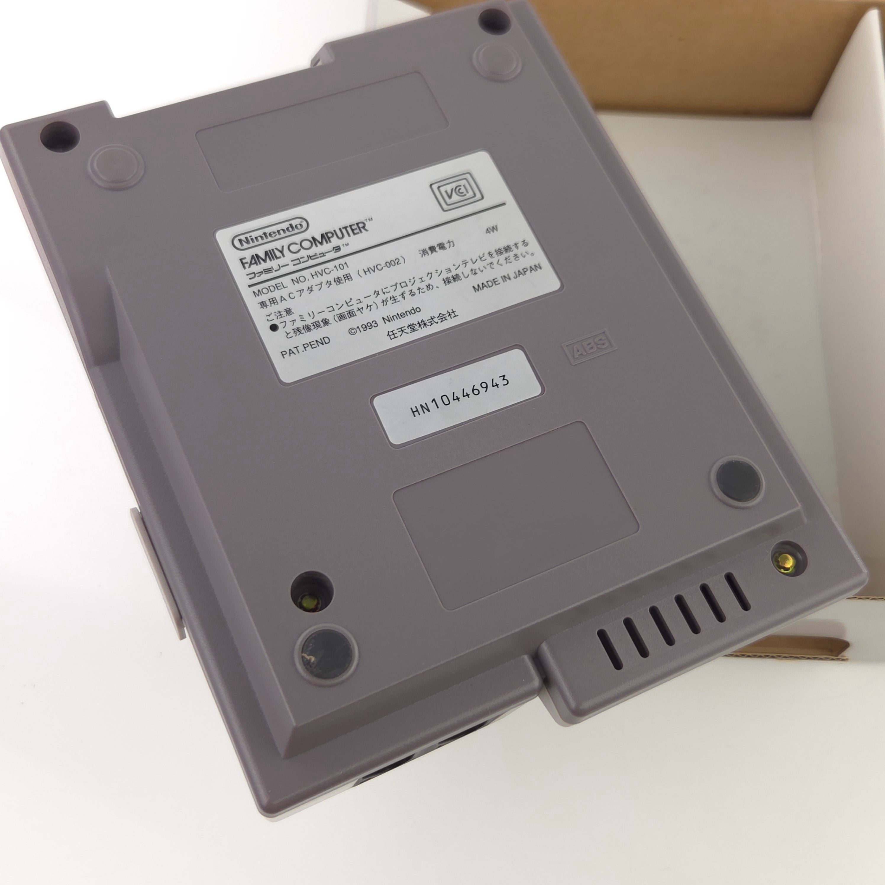 Nintendo AV Famicom Konsole Top Loader HVC 101 OVP