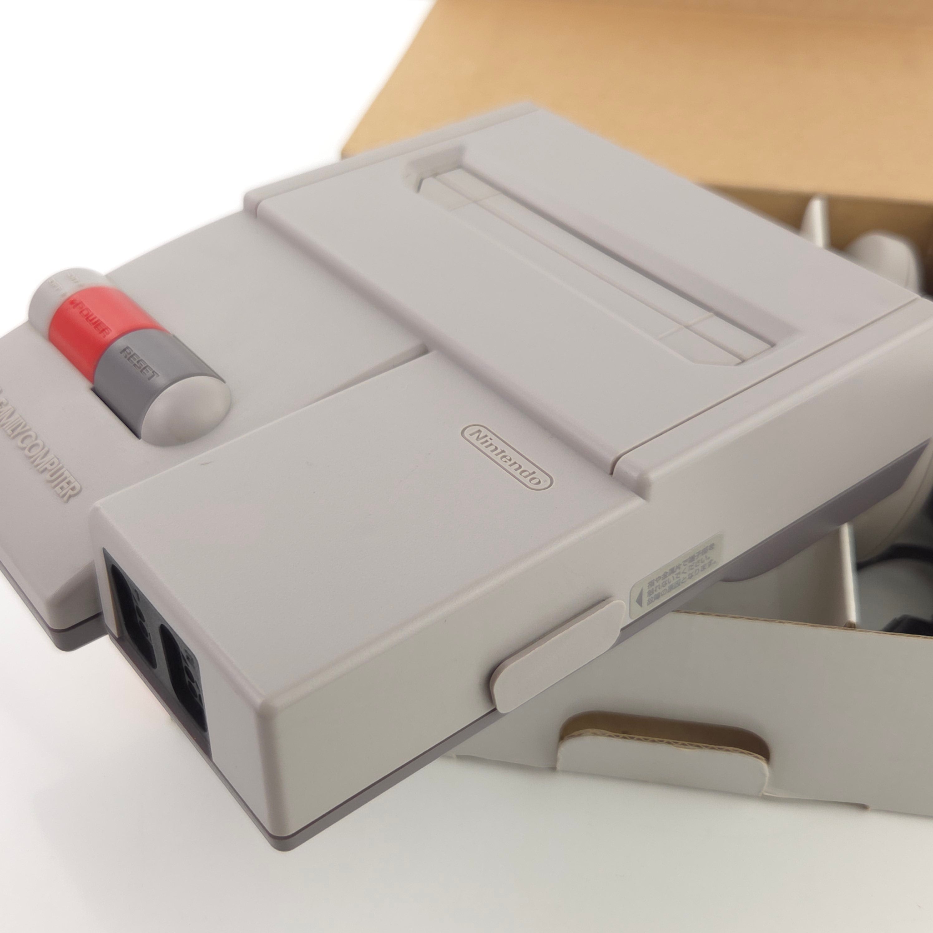 Nintendo AV Famicom Konsole Top Loader HVC 101 OVP