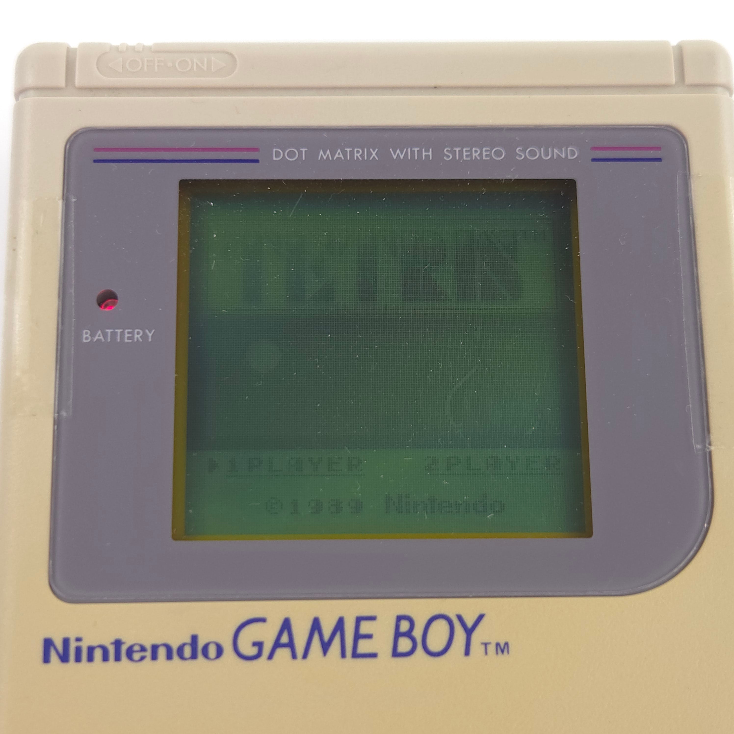 Nintendo Game Boy Konsole vergilbt mit Tetris PAL
