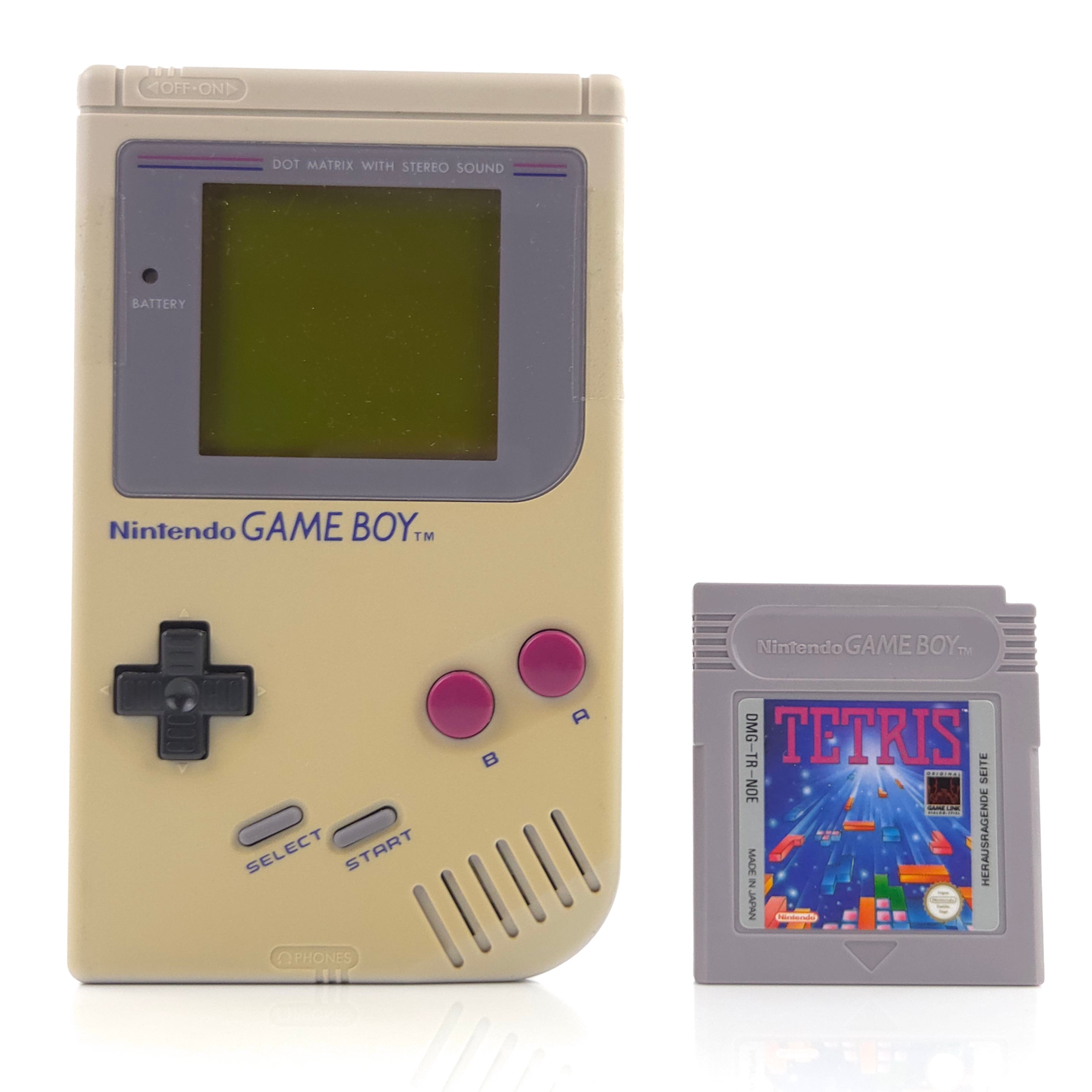 Nintendo Game Boy Konsole vergilbt mit Tetris PAL