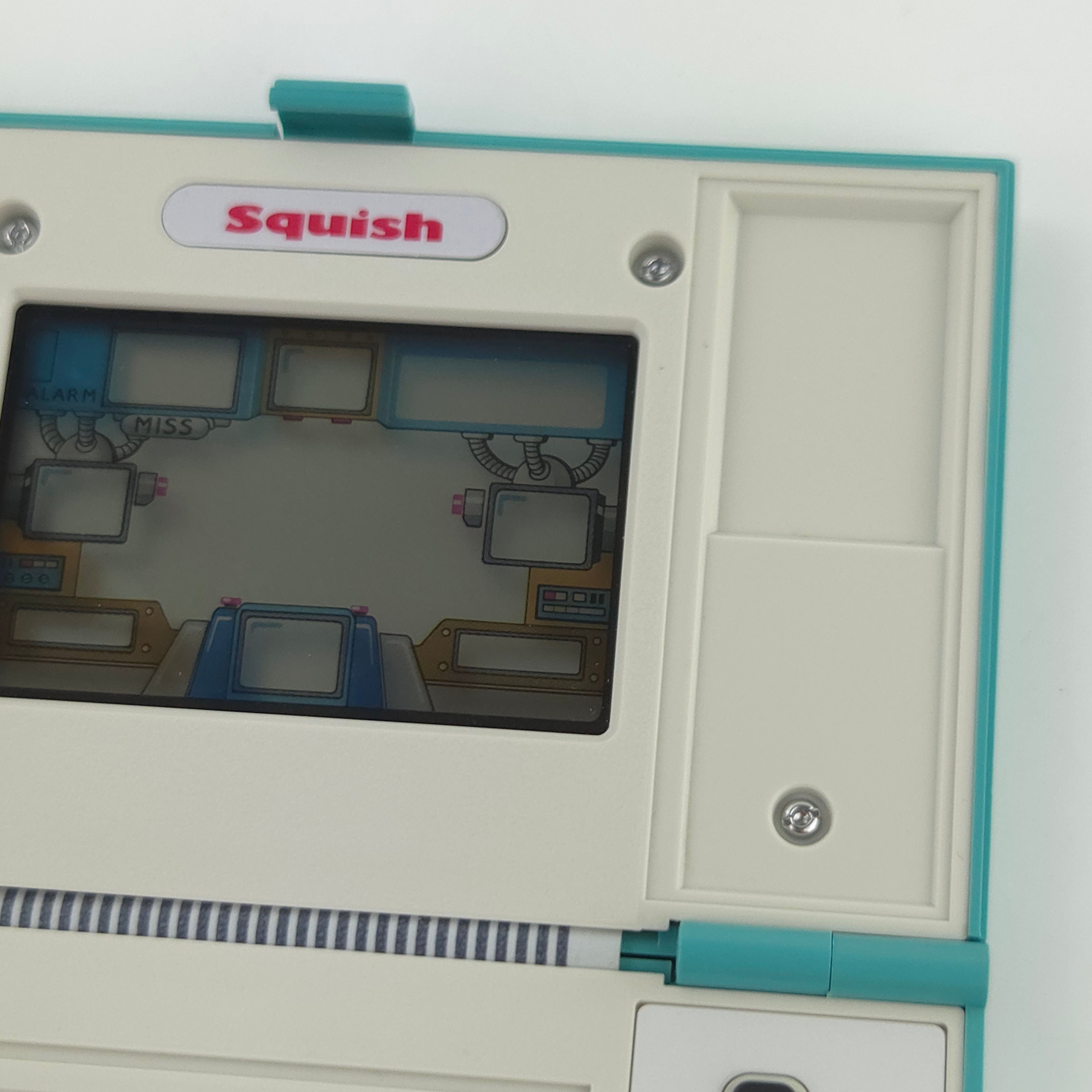 Nintendo Handheld Squish LCD Retro Spiel 1986