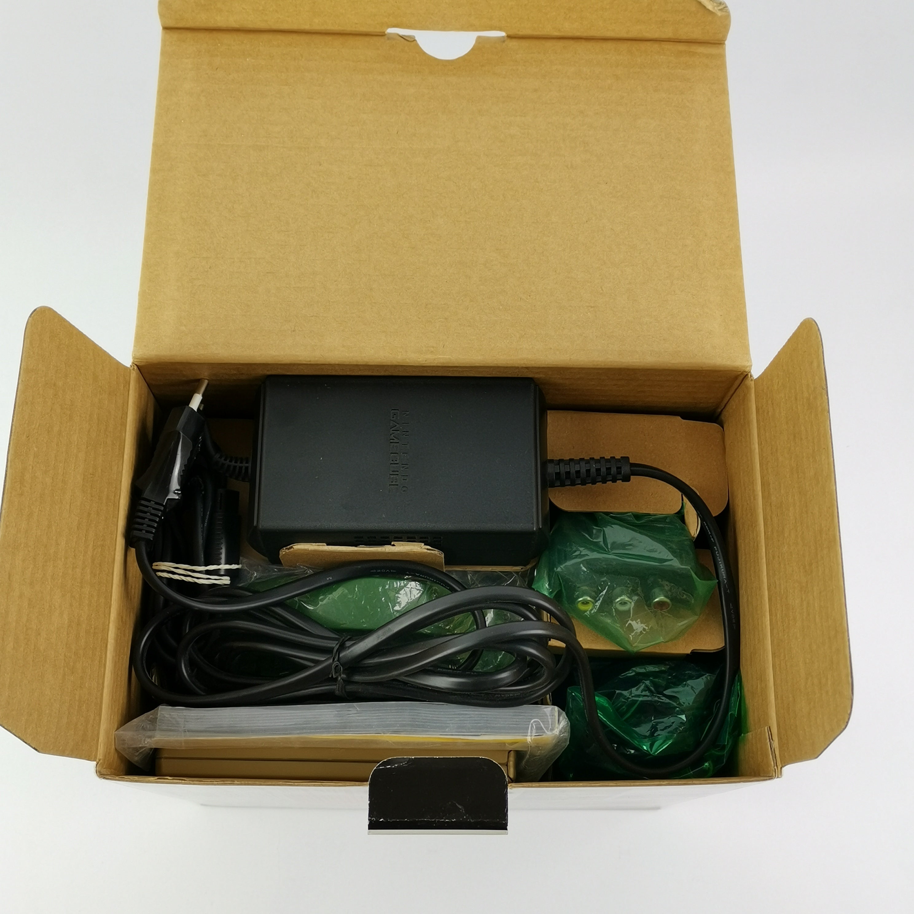 Nintendo Gamecube Konsole – Iced Cube Zelda Mod 4 Wavebirds