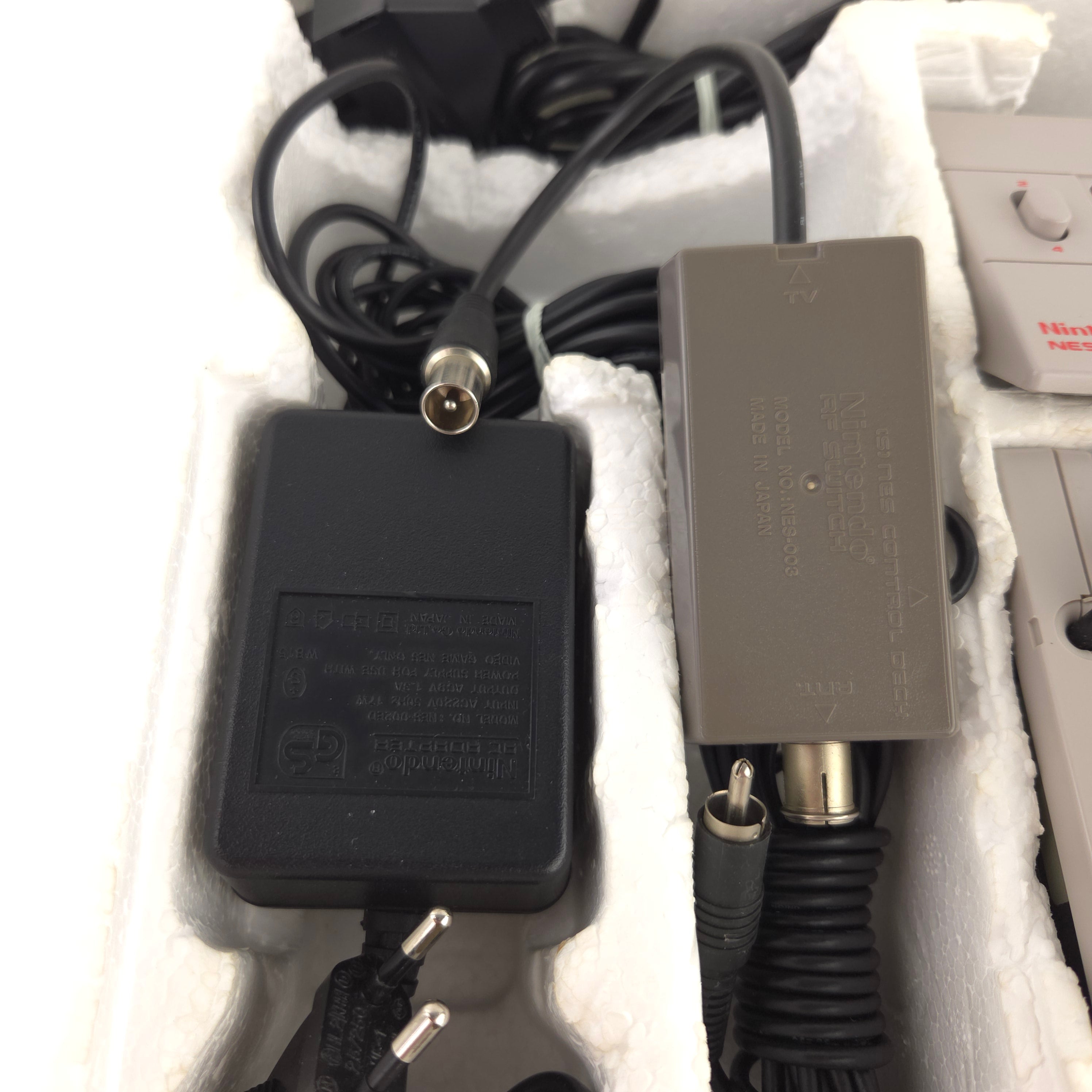 NES Konsole Set OVP gebrauchsspuren vorhanden PAL