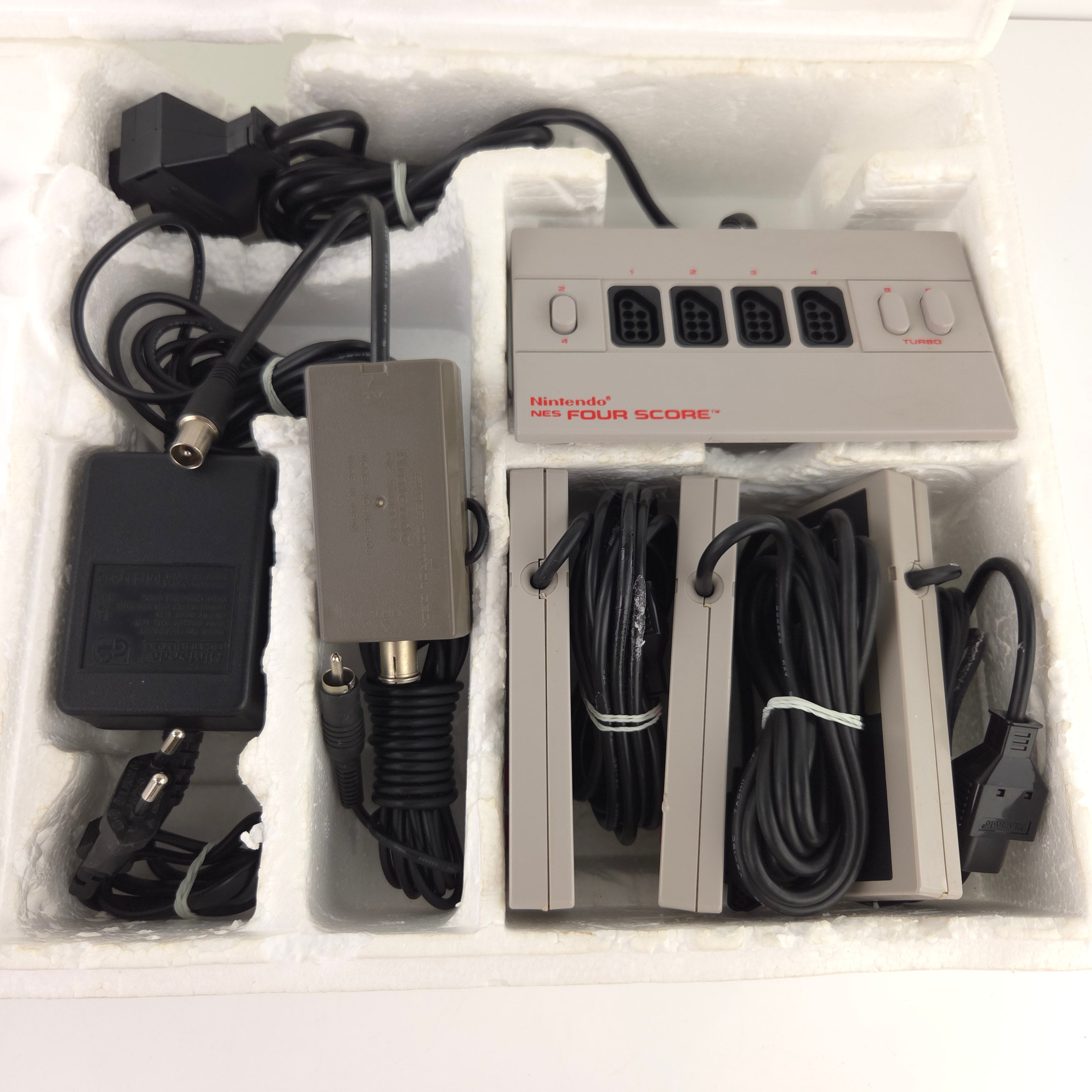 NES Konsole Set OVP gebrauchsspuren vorhanden PAL