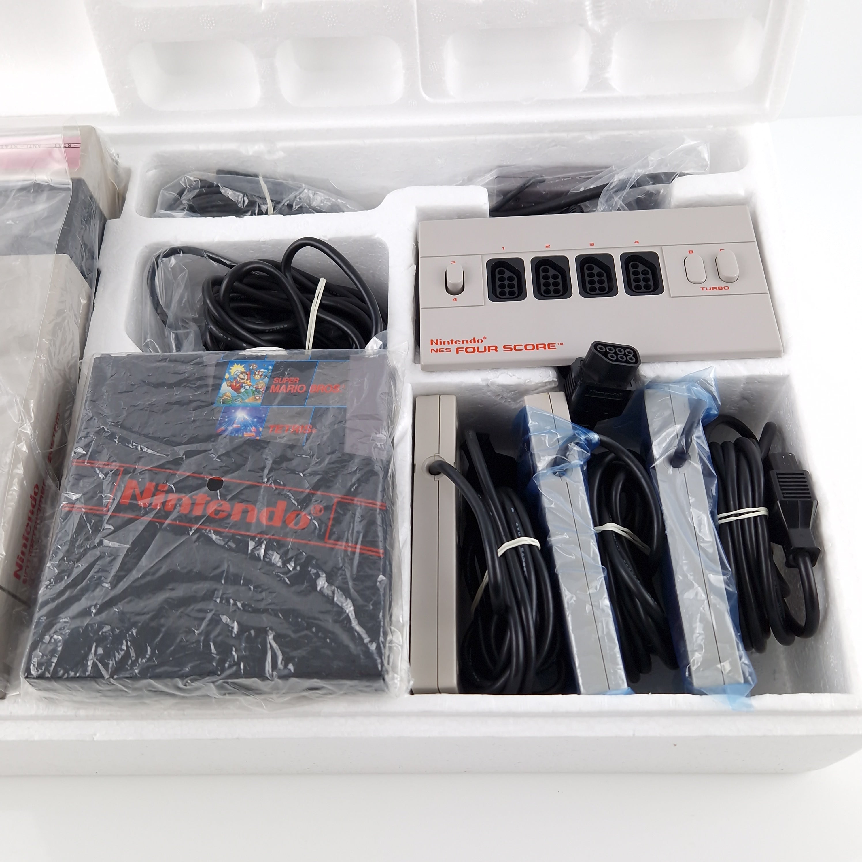Nintendo NES Konsole Super Set 4 Players Bundle OVP PAL