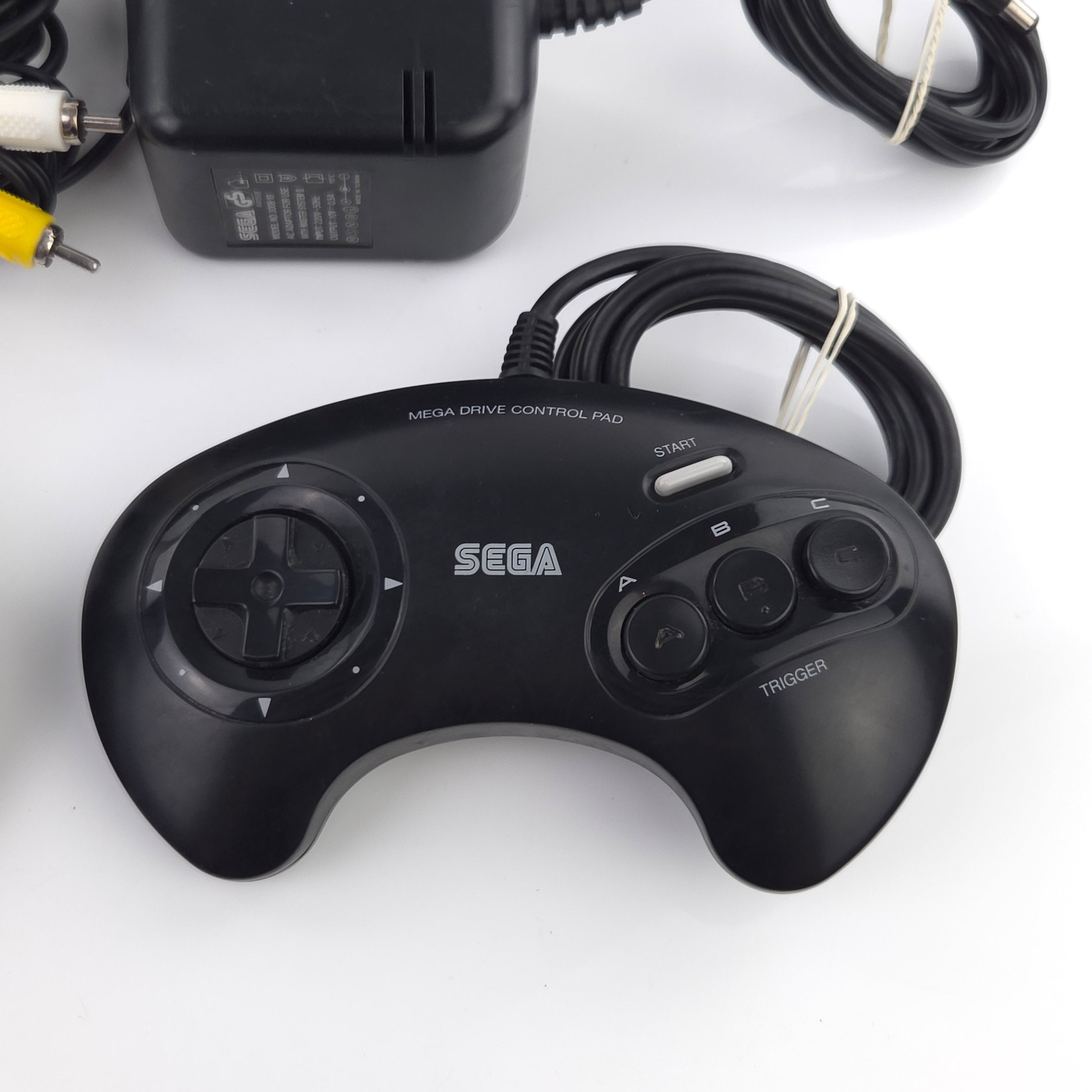 Sega Mega Drive Konsole Mega-CD Adapter PAL sehr gut