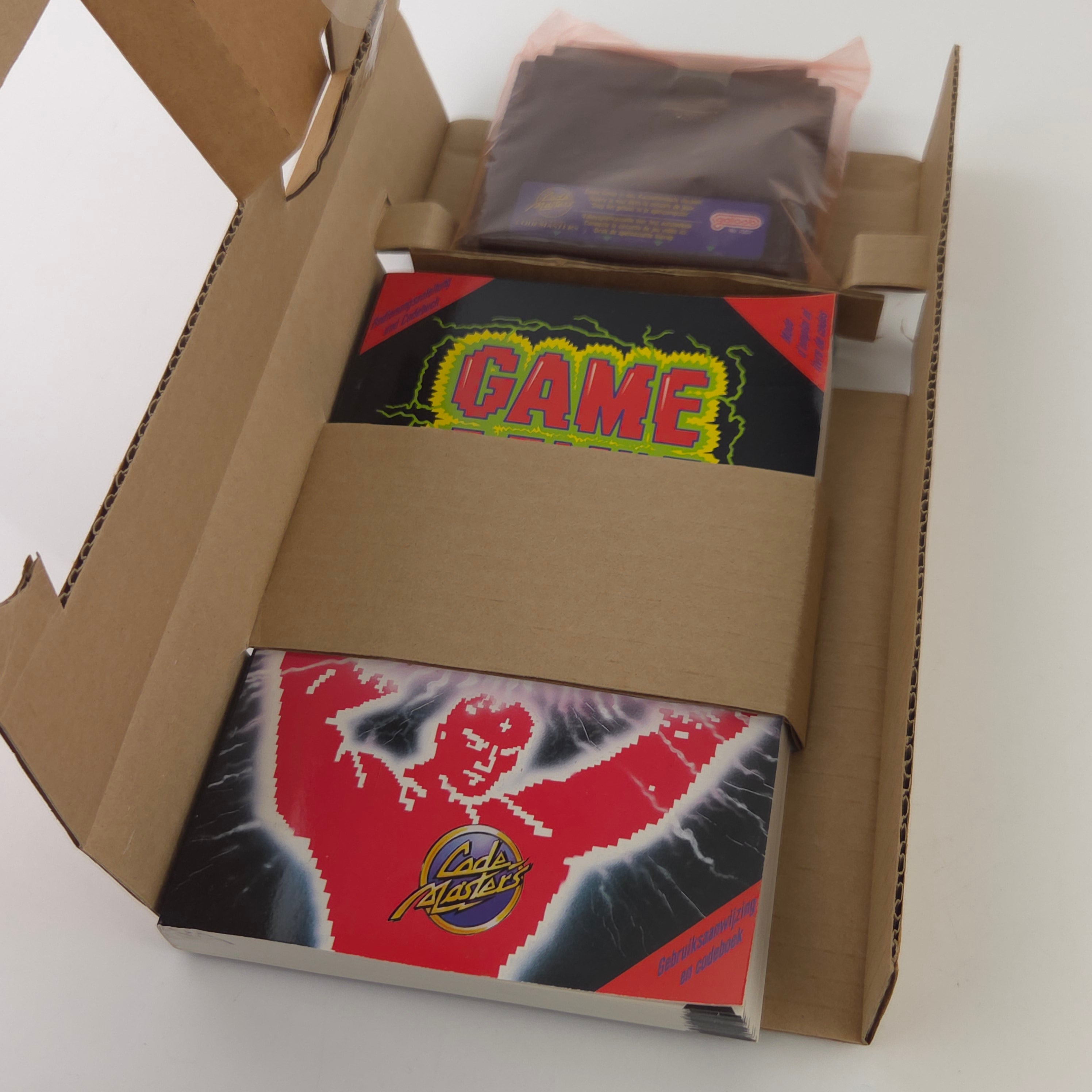 Sega Mega Drive Zubehör Game Genie Cheatmodul Neu