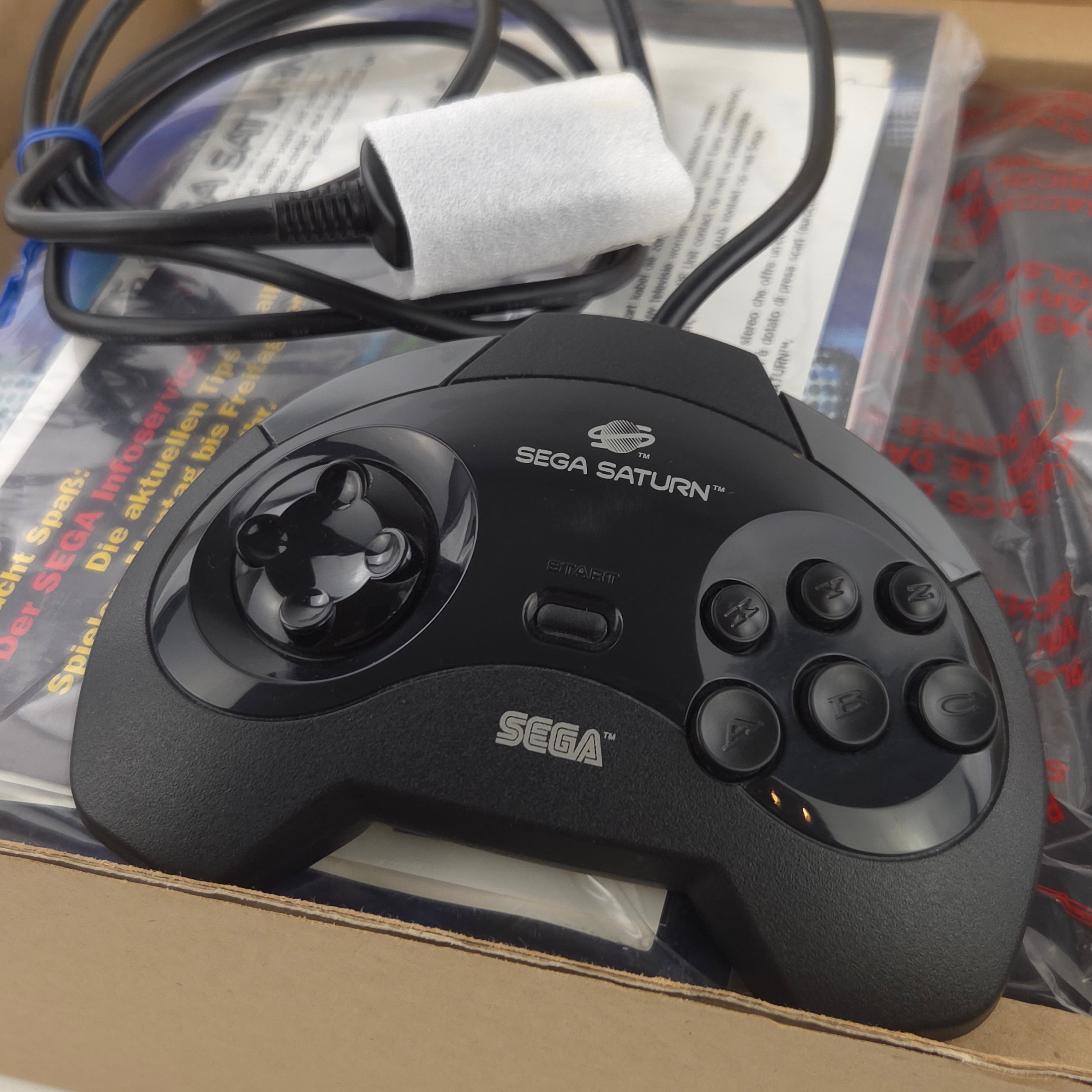 Sega Saturn Konsole Base Set OVP PAL hervorragender Zustand