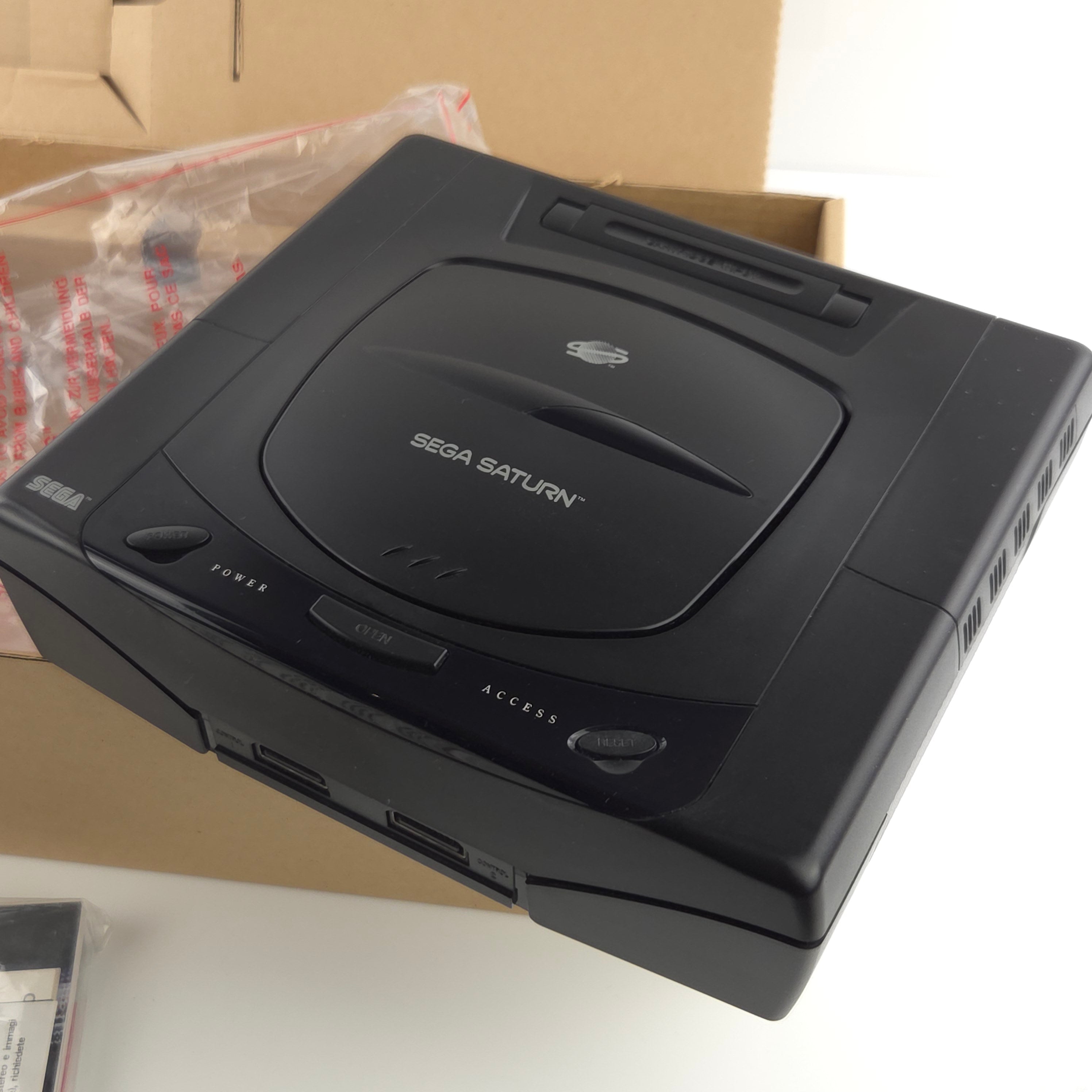Sega Saturn Konsole Base Set OVP PAL hervorragender Zustand