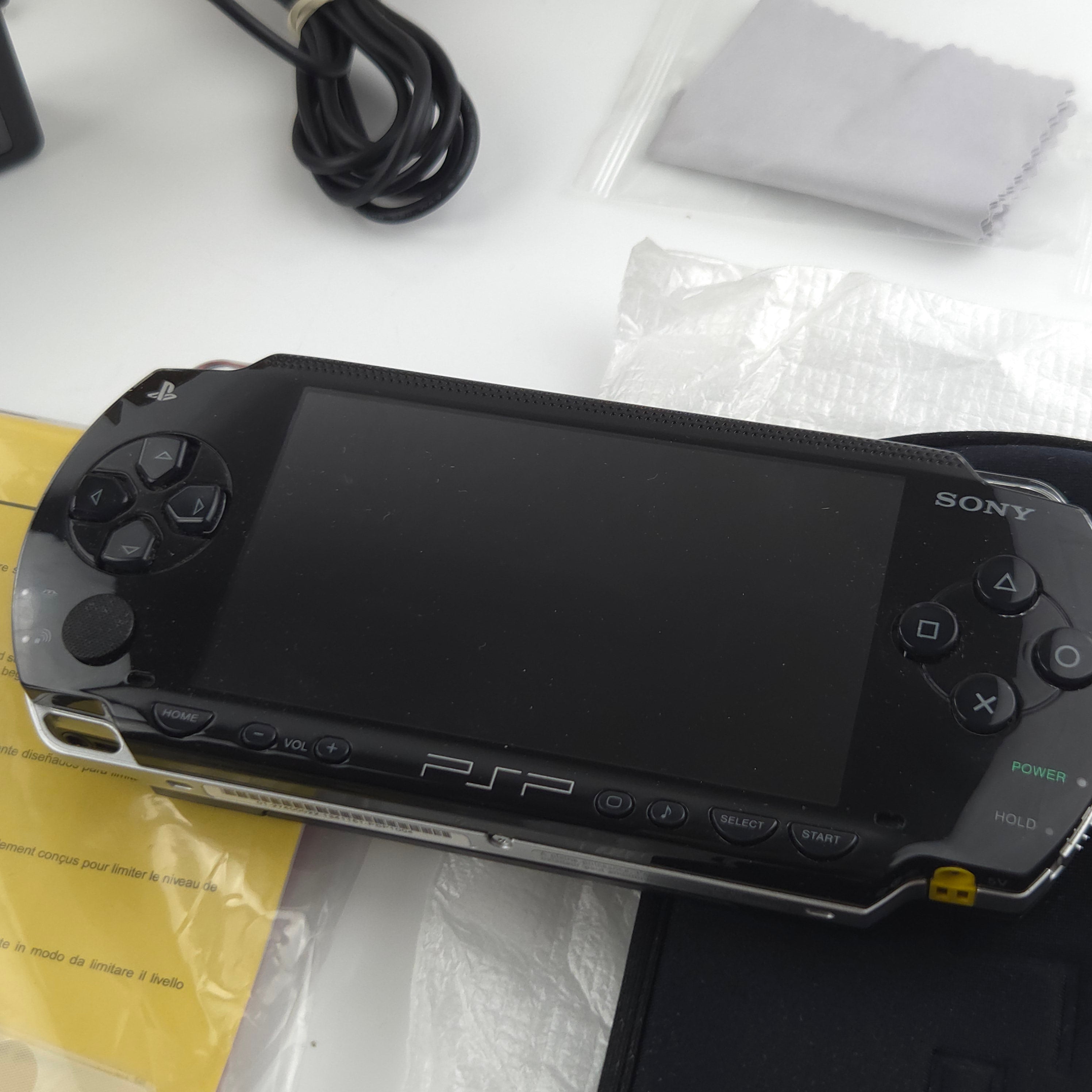 Playstation Portable Konsole Value Pack OVP Ladekabel