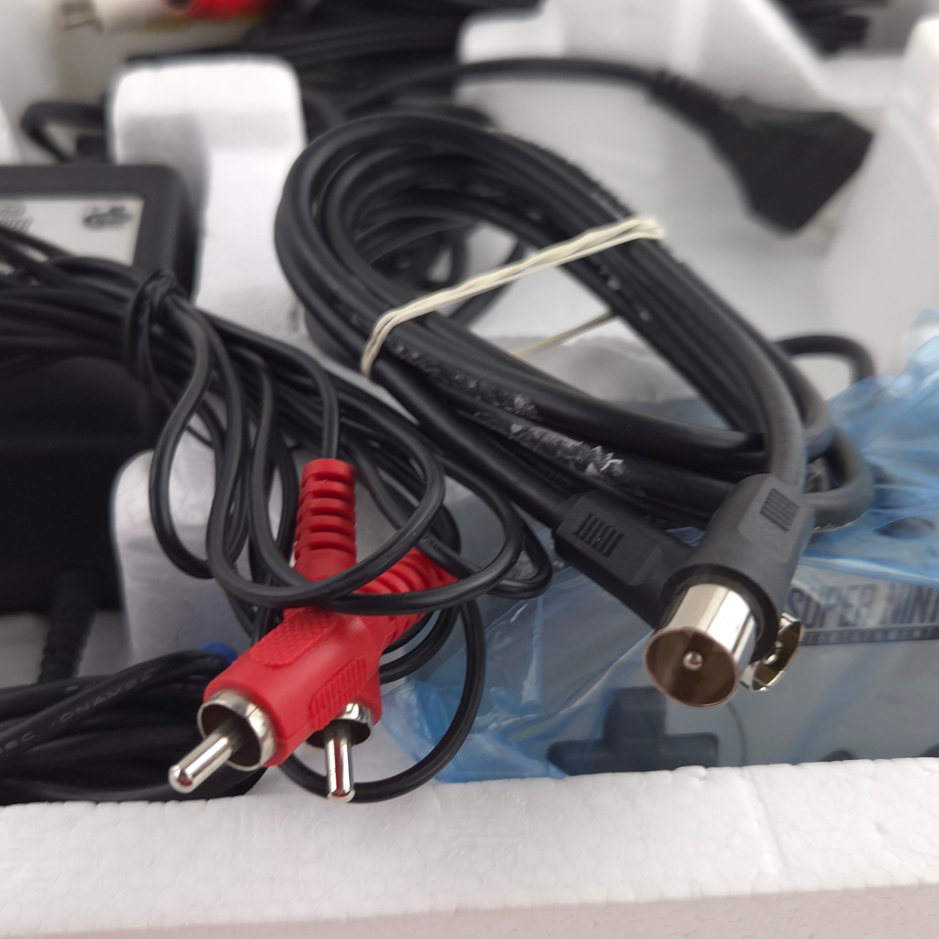 Super Nintendo Konsole – Super Mario World Bundle OVP PAL