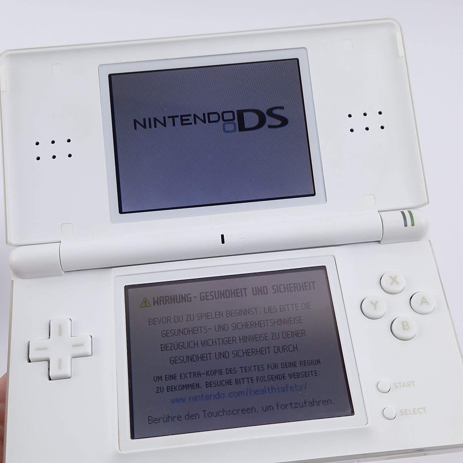 Nintendo DS Lite Konsole : Weiss in OVP mit neuem Ladekabel + 6 Spiele