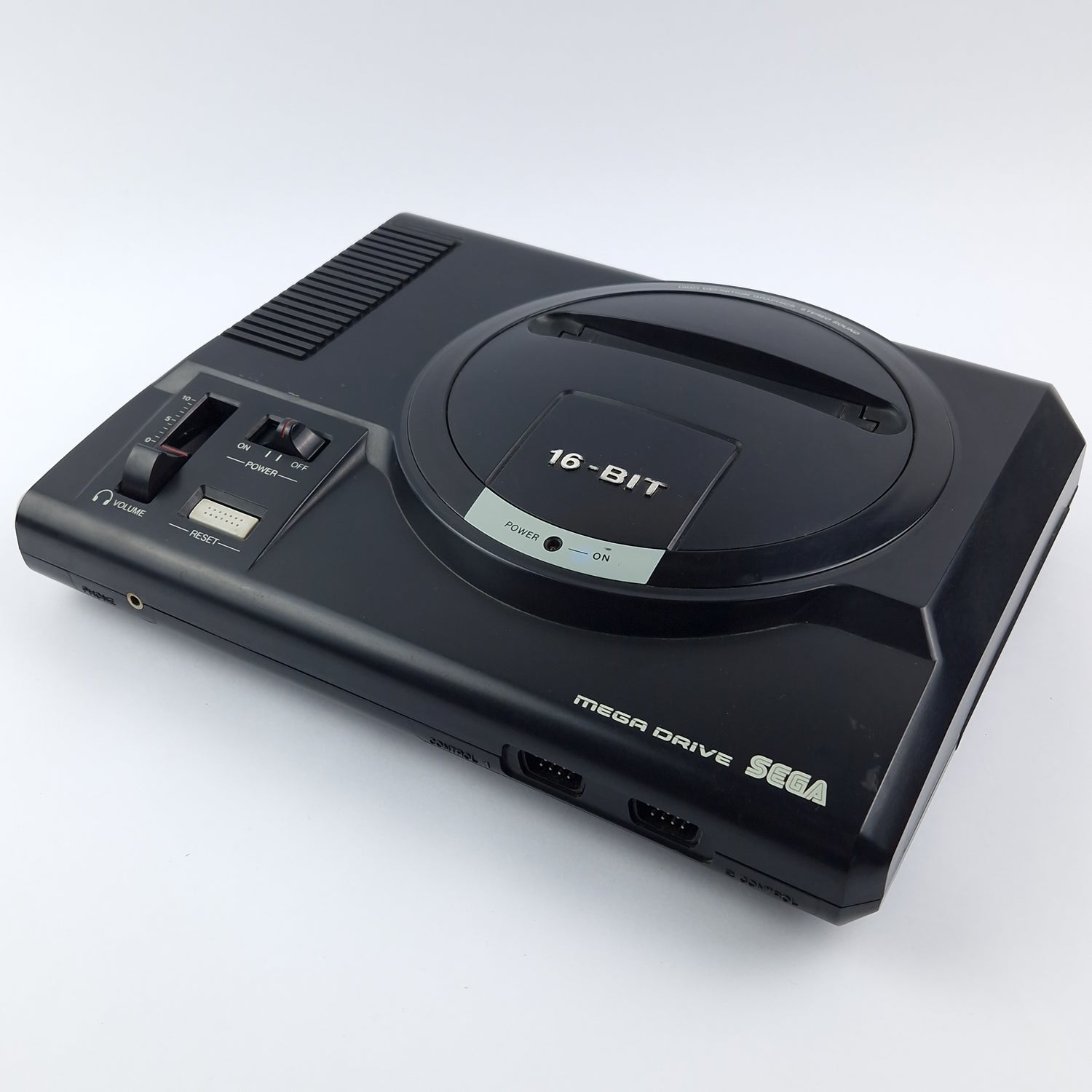 Sega Mega Drive I Konsole mit 2 Controller, 32X Adapter u. Stromkabel - Console
