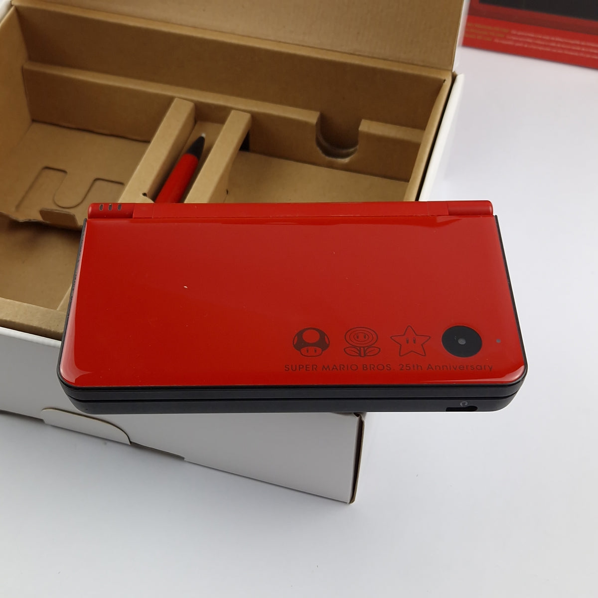 Nintendo DSi XL 25th Anniversary Super Mario Bros Edition - Console Co