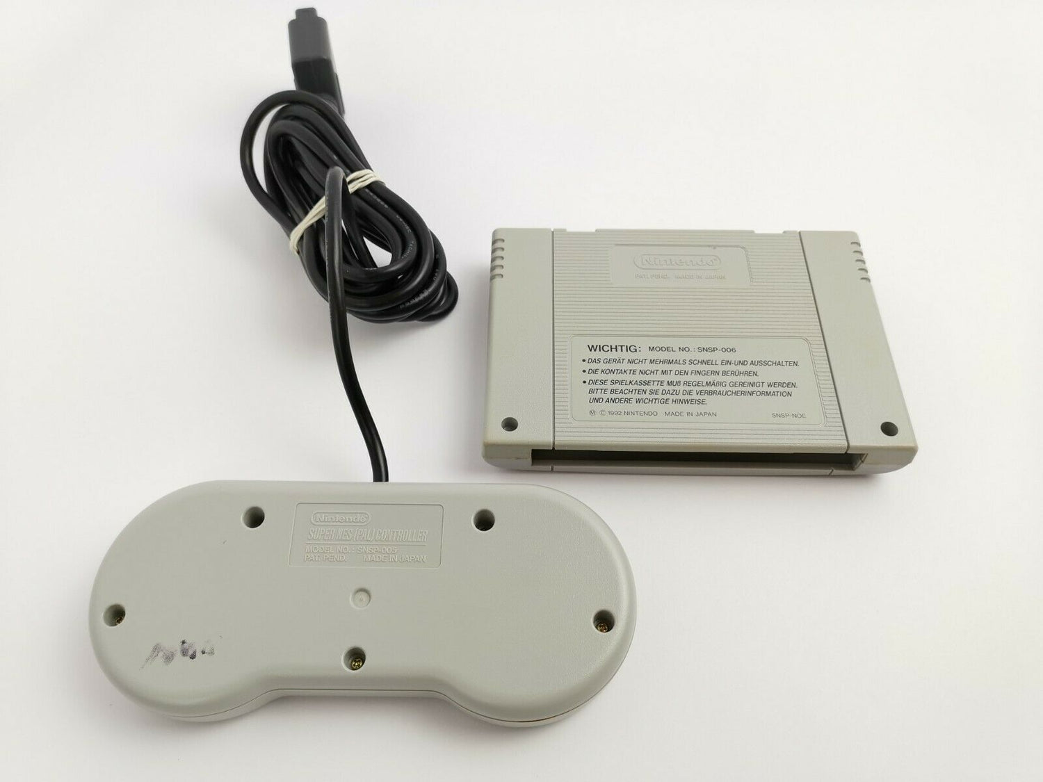 Super Nintendo SNES console, 1 controller, Super Mario World & connection cable
