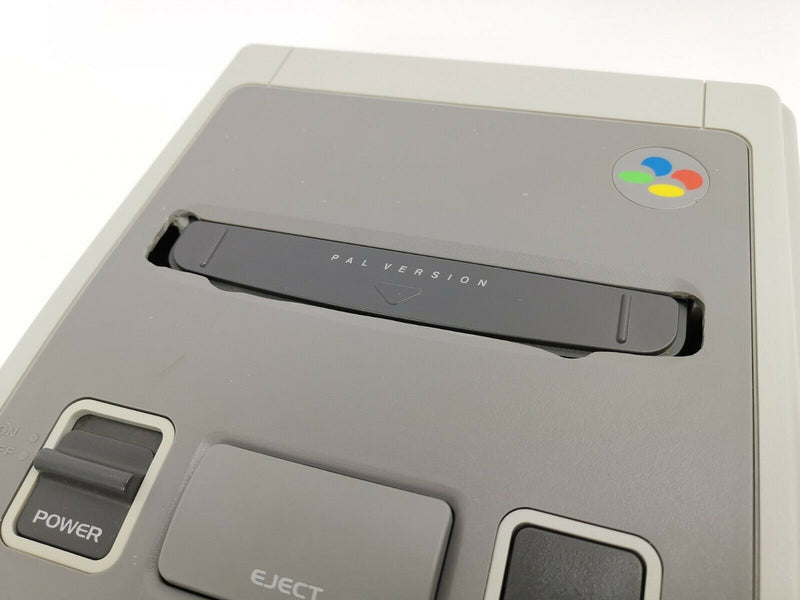 Super Nintendo Multinorm Konsole (NTSC & PAL Spiele), mit 2 Control. und Kabeln