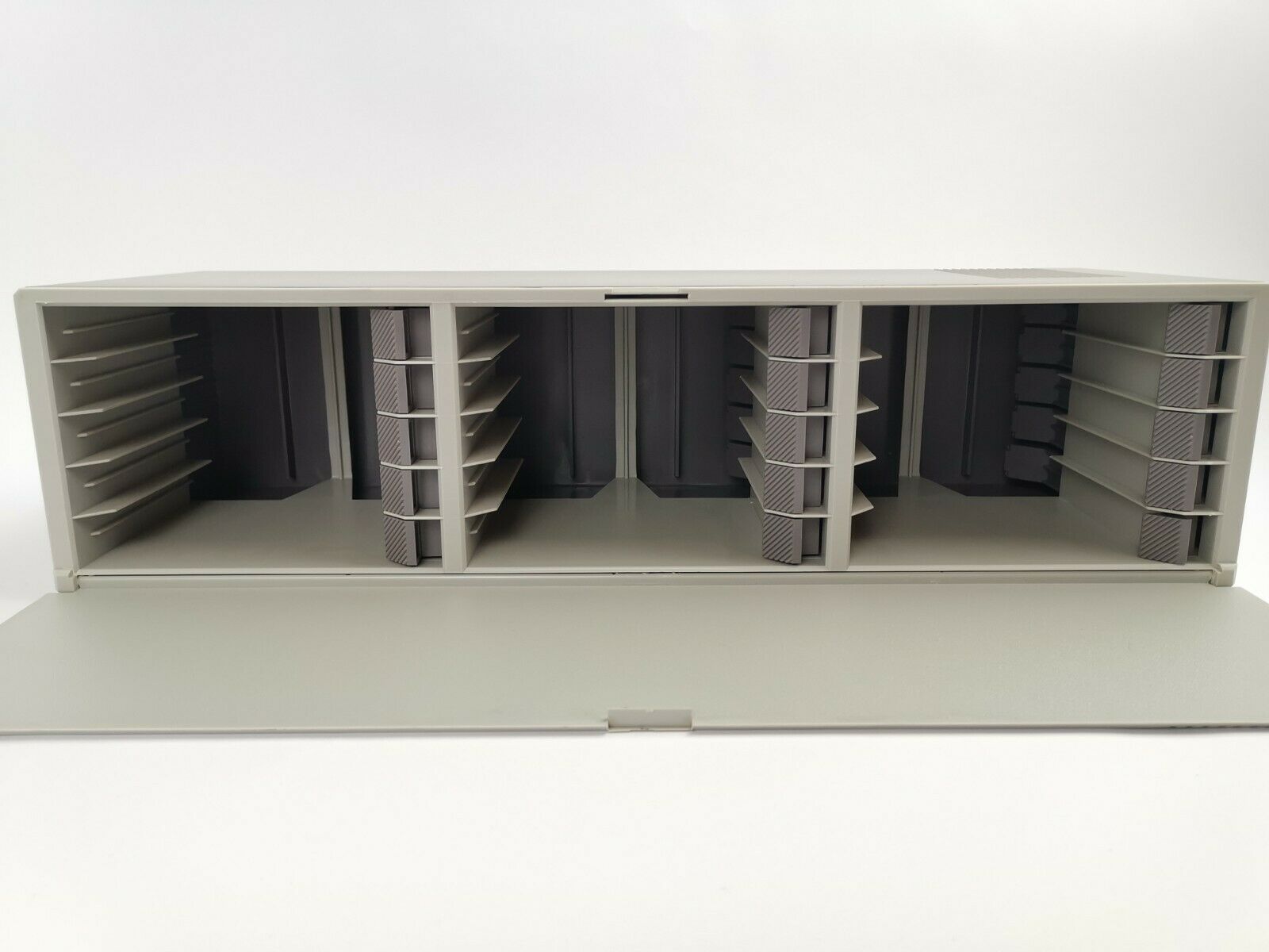 Nintendo Nes Aufbewahrungsbox für 15 Spiele " GPX 1500 Laserline Storage System