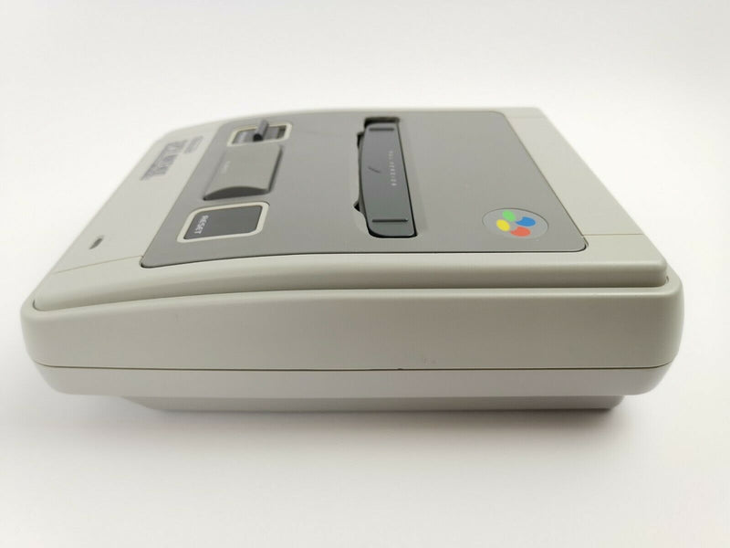 Super Nintendo Multinorm Konsole (NTSC & PAL Spiele), mit 2 Control. und Kabeln