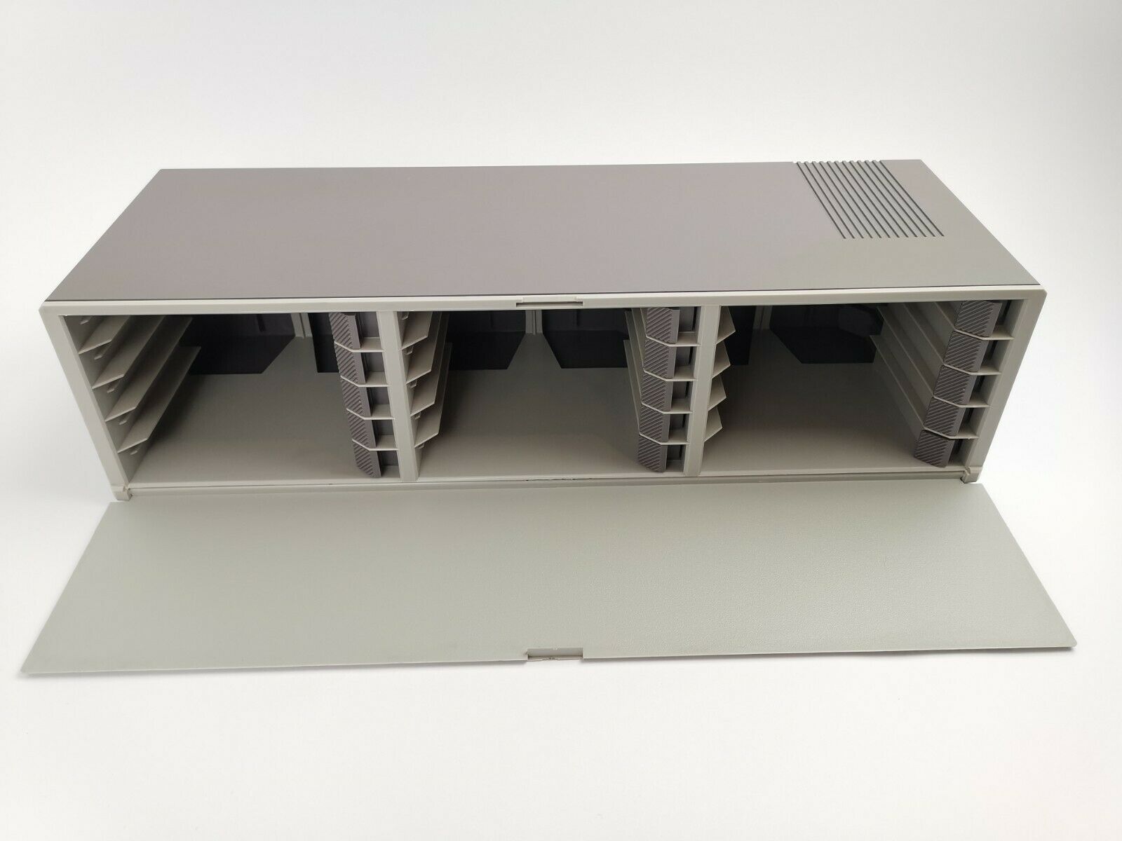 Nintendo Nes Aufbewahrungsbox für 15 Spiele " GPX 1500 Laserline Storage System