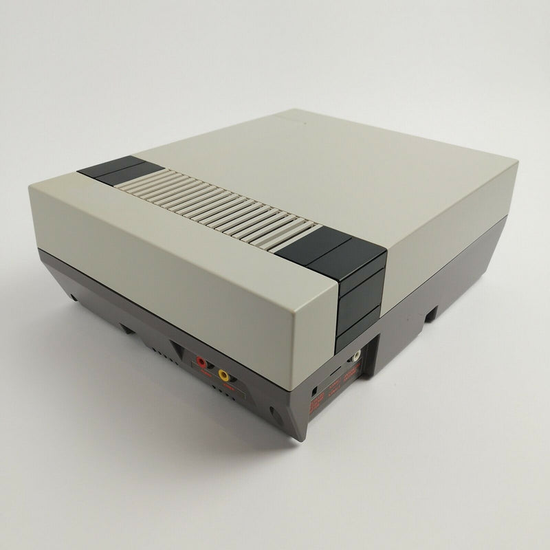 Nintendo NES Multinorm Konsole Console, 1 Controller und Kabel