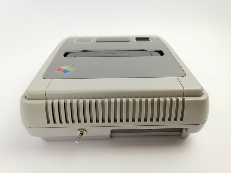 Super Nintendo Multinorm Konsole (NTSC & PAL Spiele), mit 2 Control. und Kabeln