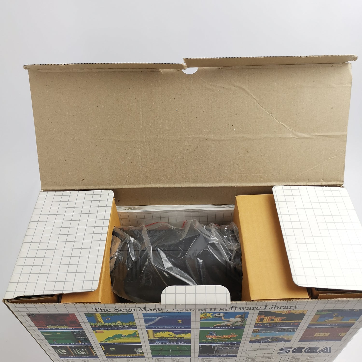 Sega Master System II 2 Console includes Sonic The Hedgehog | PAL Console - original packaging