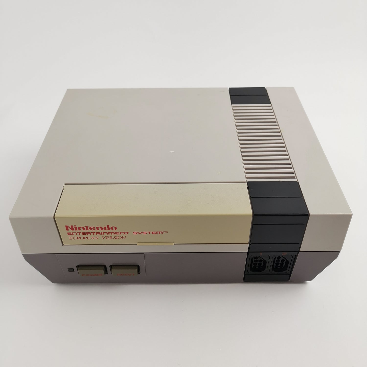 Nintendo Entertainment System Console: NES 2 Controller & Cable | PAL FRG