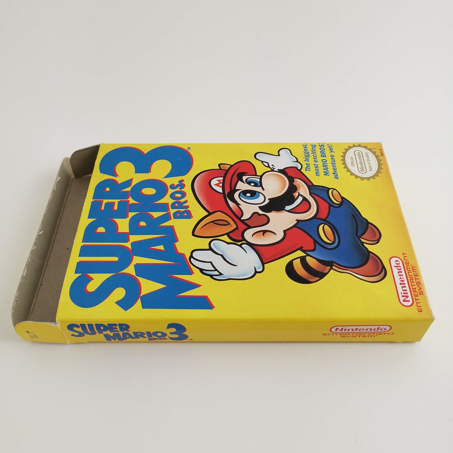 Nintendo Entertainment System game: Super Mario Bros. 3 in original packaging | NES NTSC USA