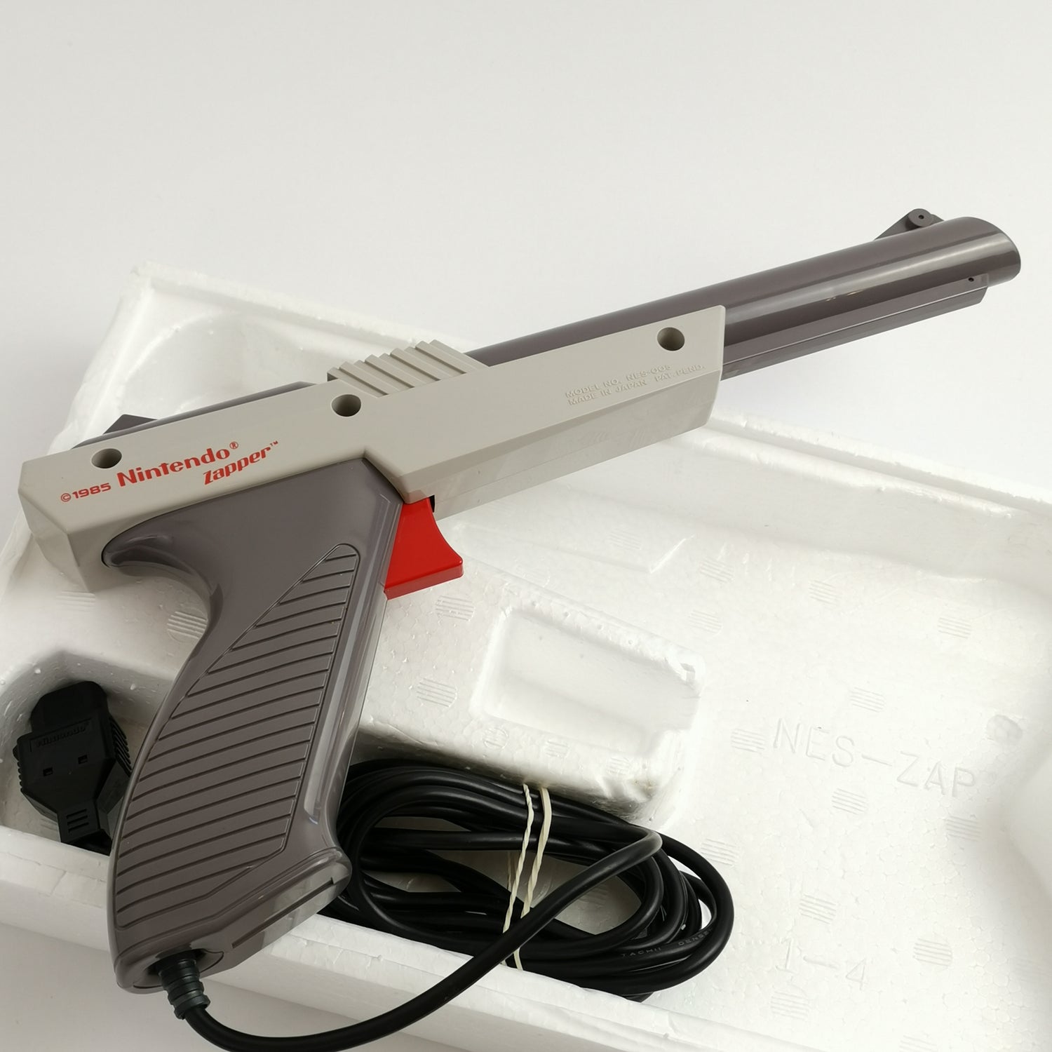 Nintendo Entertainment System Controller : Zapper Grau in OVP | NES Gun Gamepad