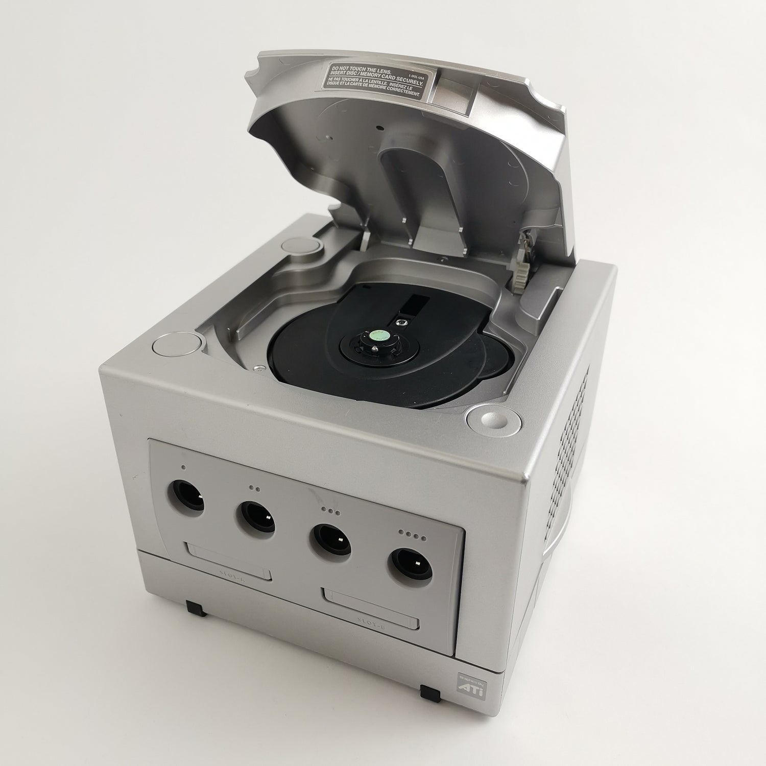 Nintendo Gamecube Console: Platinum Silver / Silver Console with cables and gamepad