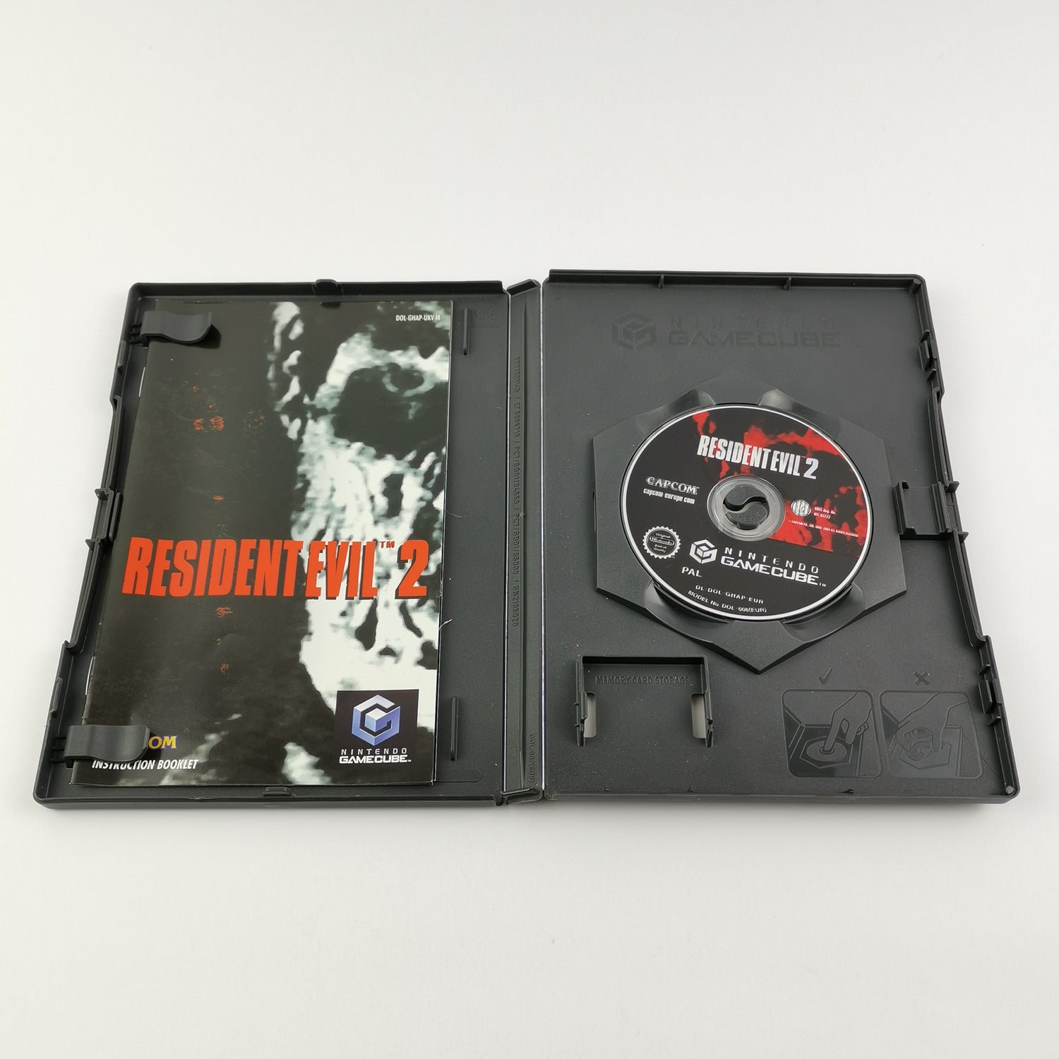 Nintendo Gamecube game: Resident Evil 2 - original packaging & instructions PAL UKV