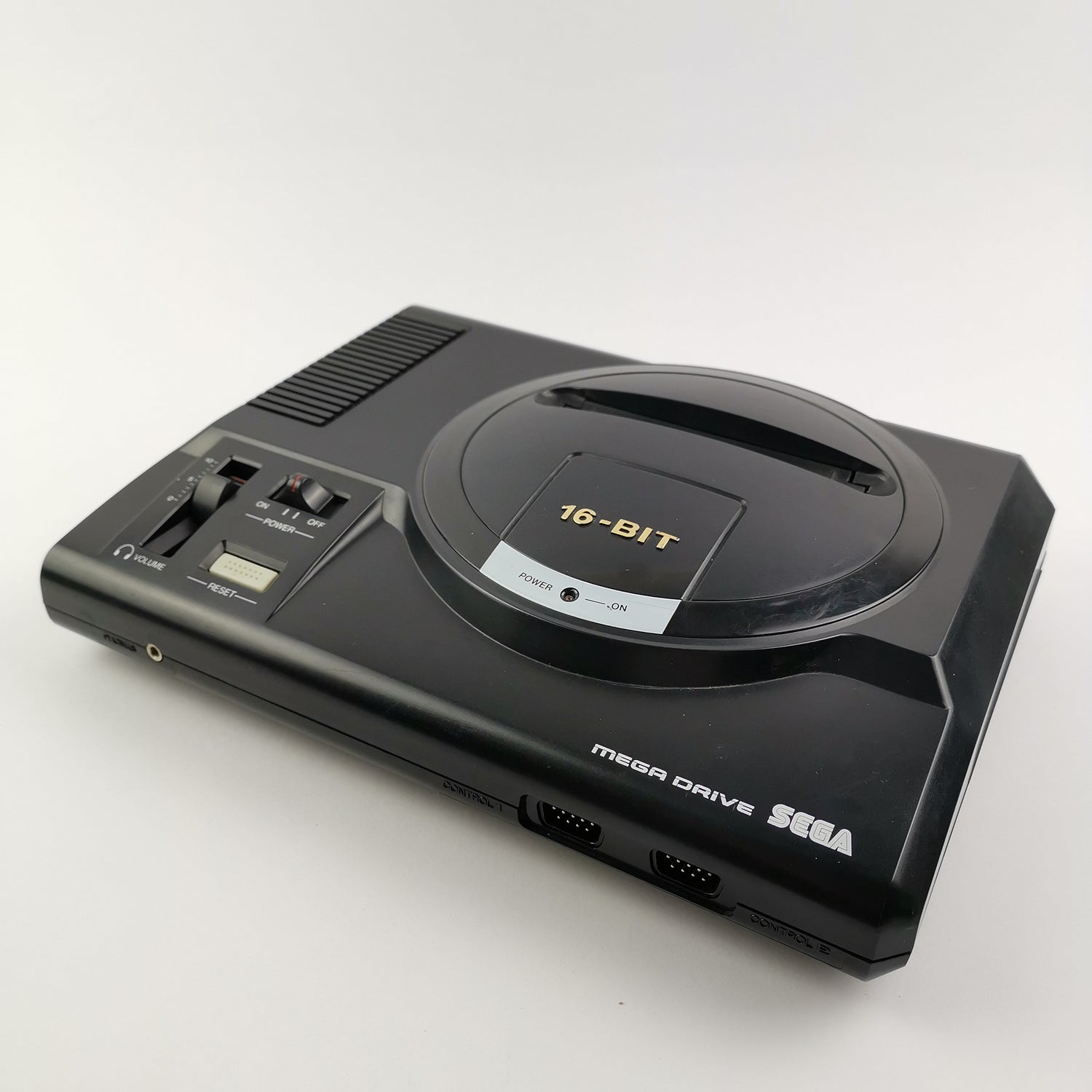 Sega Mega Drive I mit 2 Controller, 3 Spielen u. Anschlusskabel - MD Console PAL